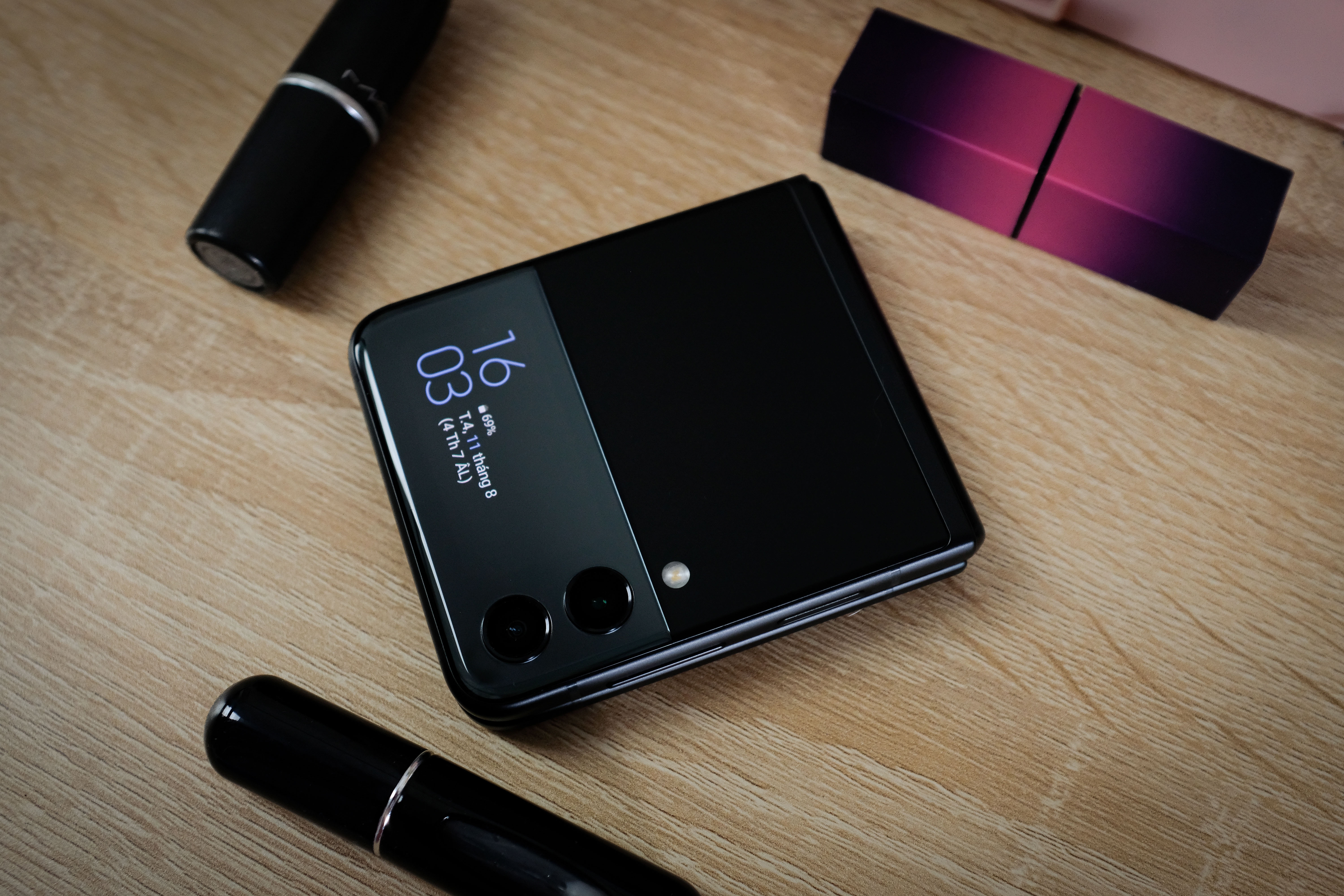 Samsung Galaxy z fold3 anh 4