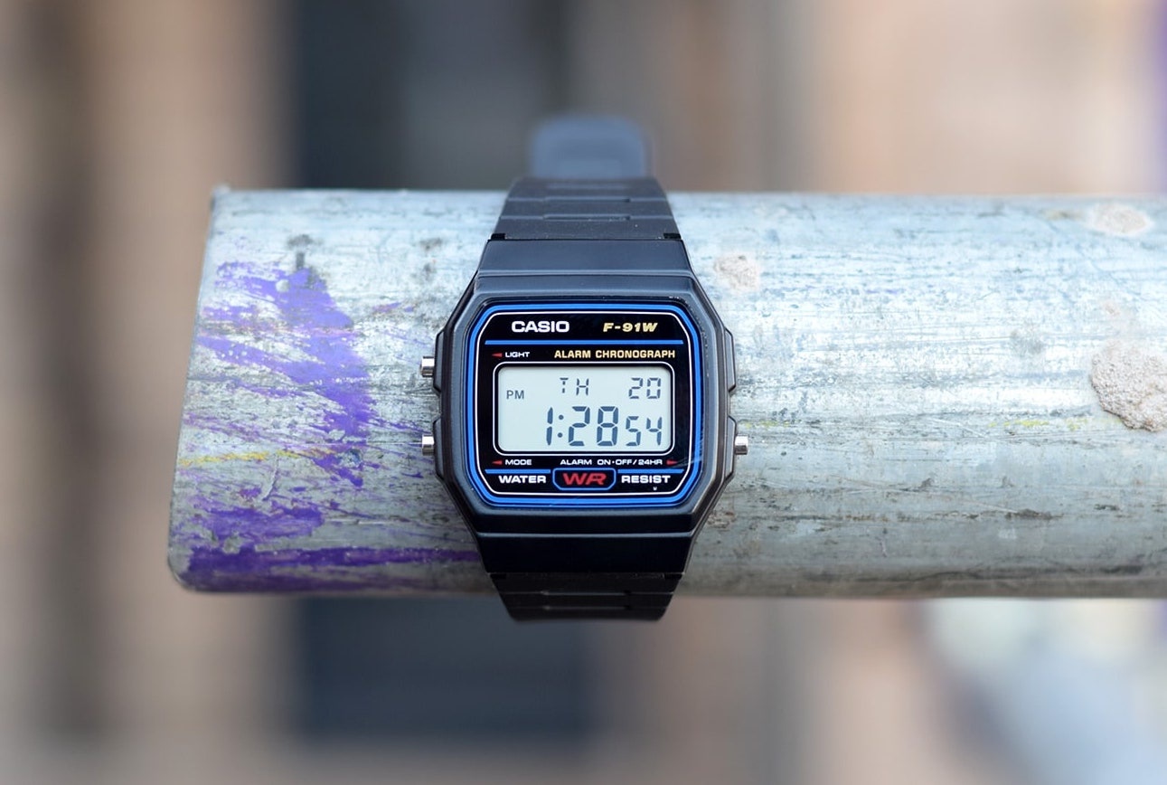 Chiec dong ho Casio duoc gioi khung bo ua thich hinh anh