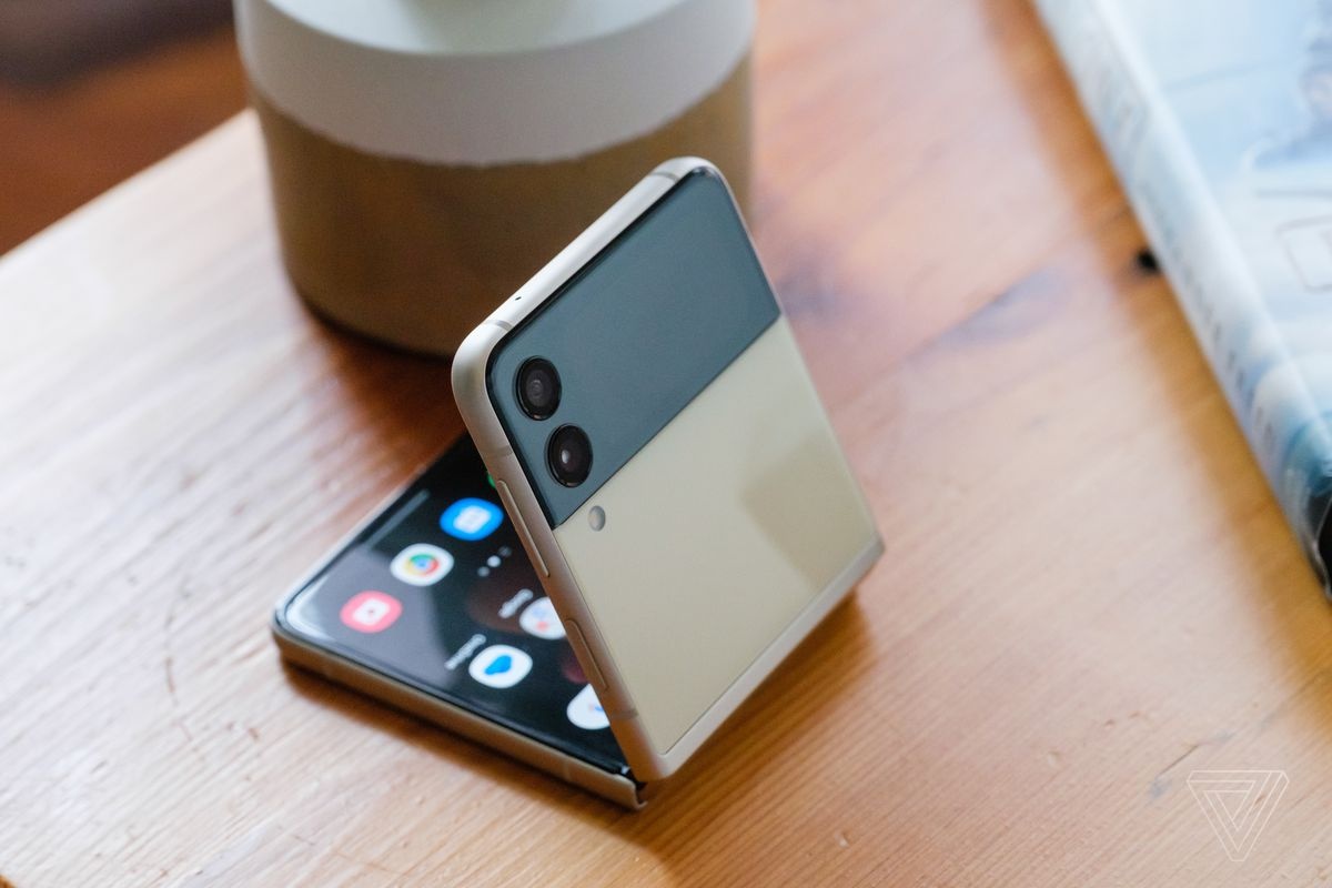 Samsung Galaxy Z moi dat doanh so ky luc hinh anh