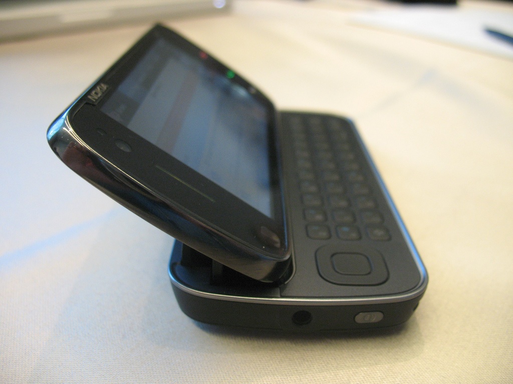 Chiec dien thoai tung la 'sat thu' iPhone anh 9