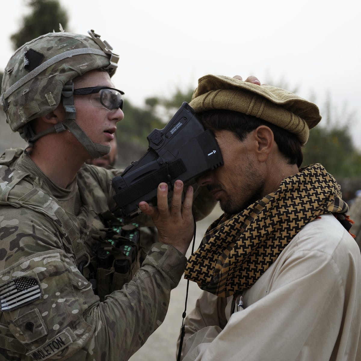 Su nguy hiem khi du lieu sinh trac hoc My roi vao tay Taliban anh 1