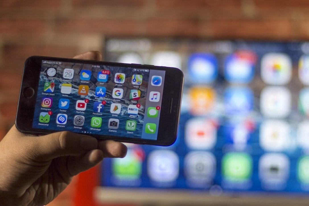 Meo giup tre hoc online tren TV de tranh moi mat hinh anh