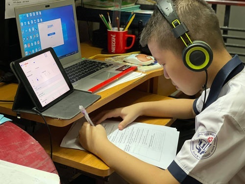 Chuong trinh 'Song & May tinh cho em' co nhung ho tro gi cho hoc sinh? hinh anh