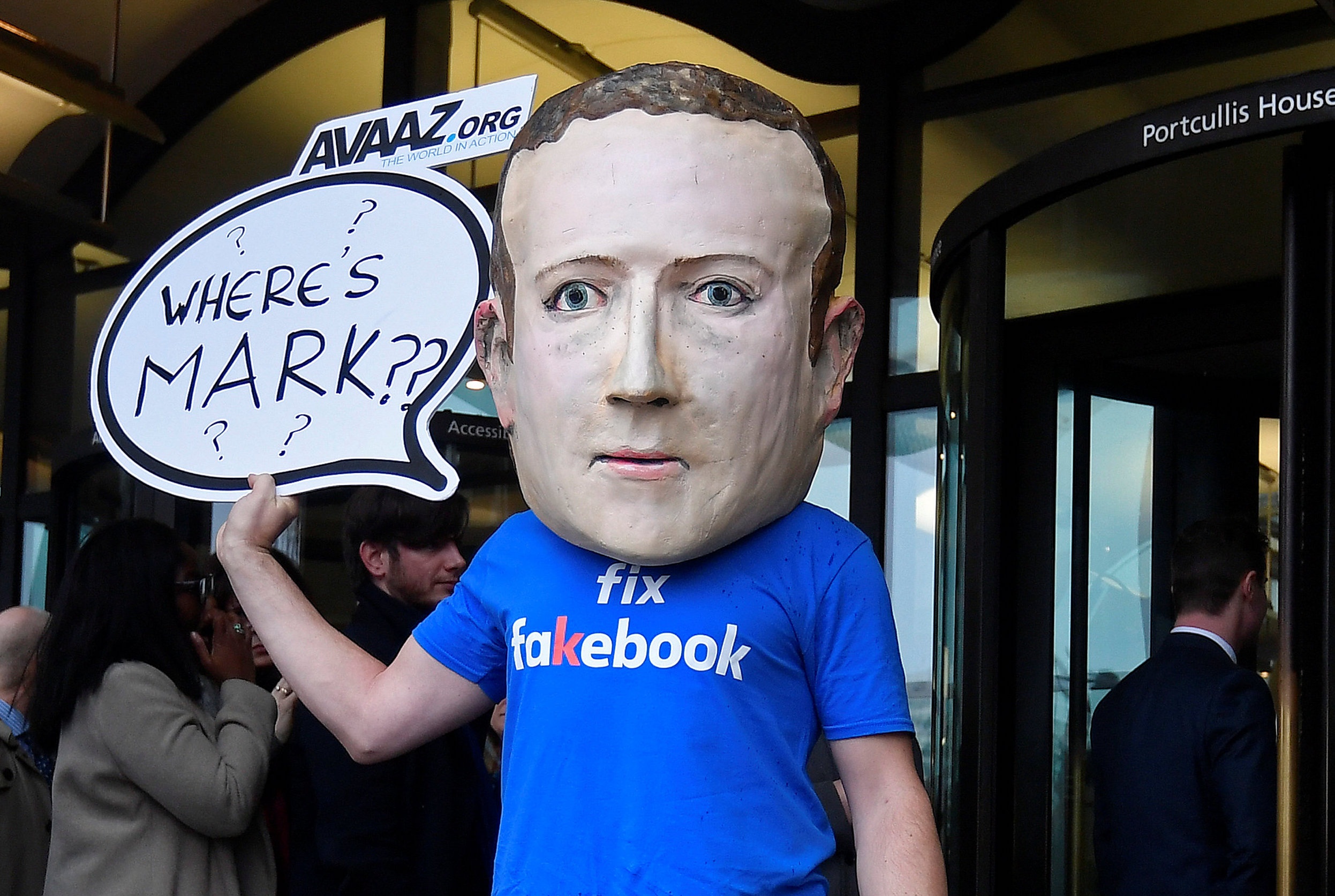 Khong co lieu vaccine nao cho Facebook hinh anh