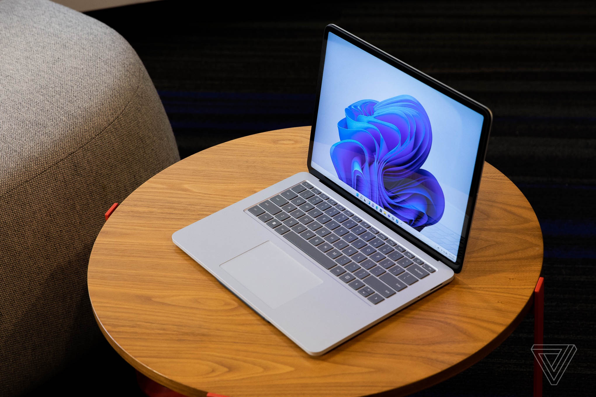 Microsoft ra mat Surface Laptop Studio va Surface Pro 8 anh 1