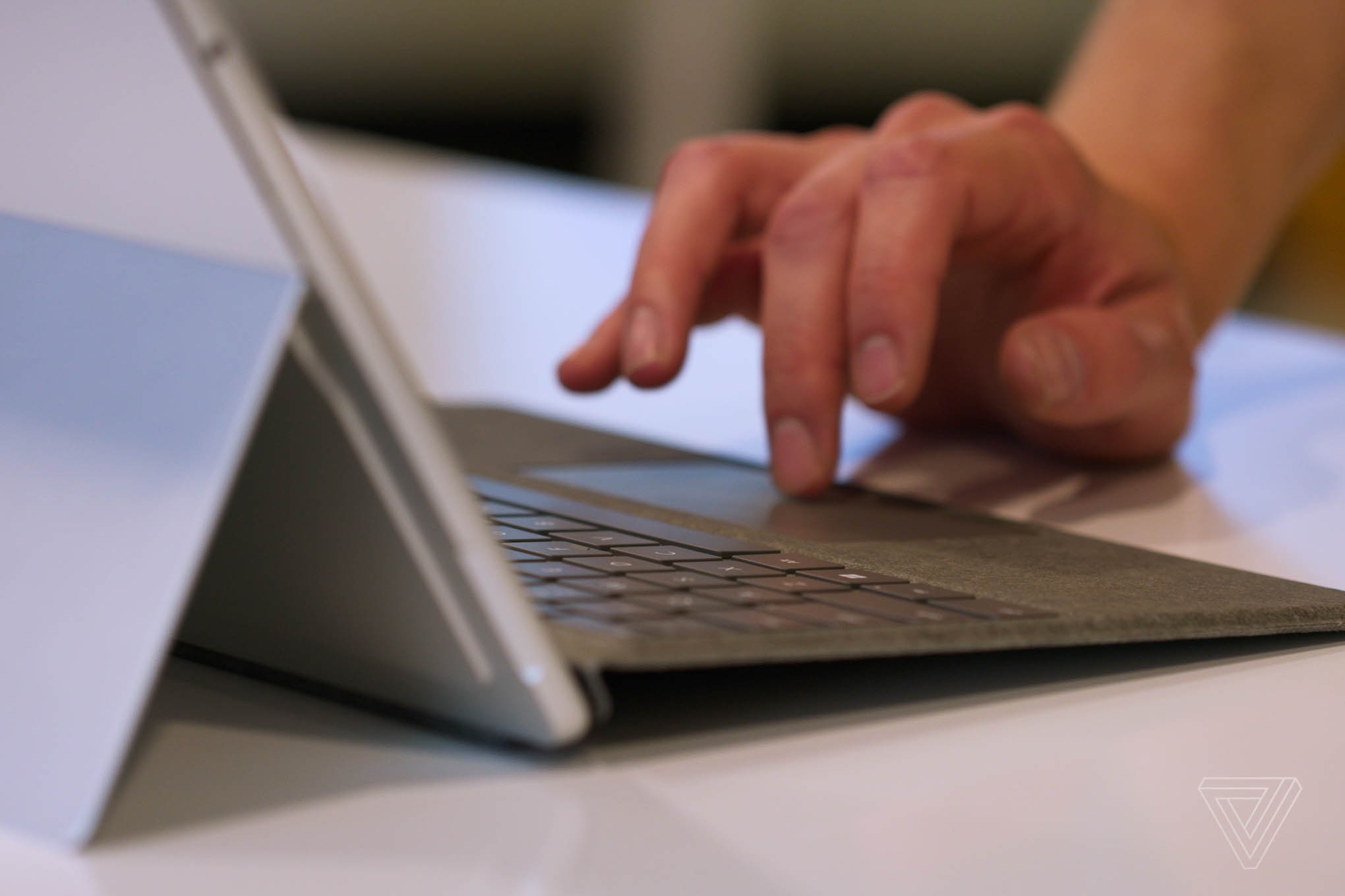 Microsoft ra mat Surface Laptop Studio va Surface Pro 8 anh 14