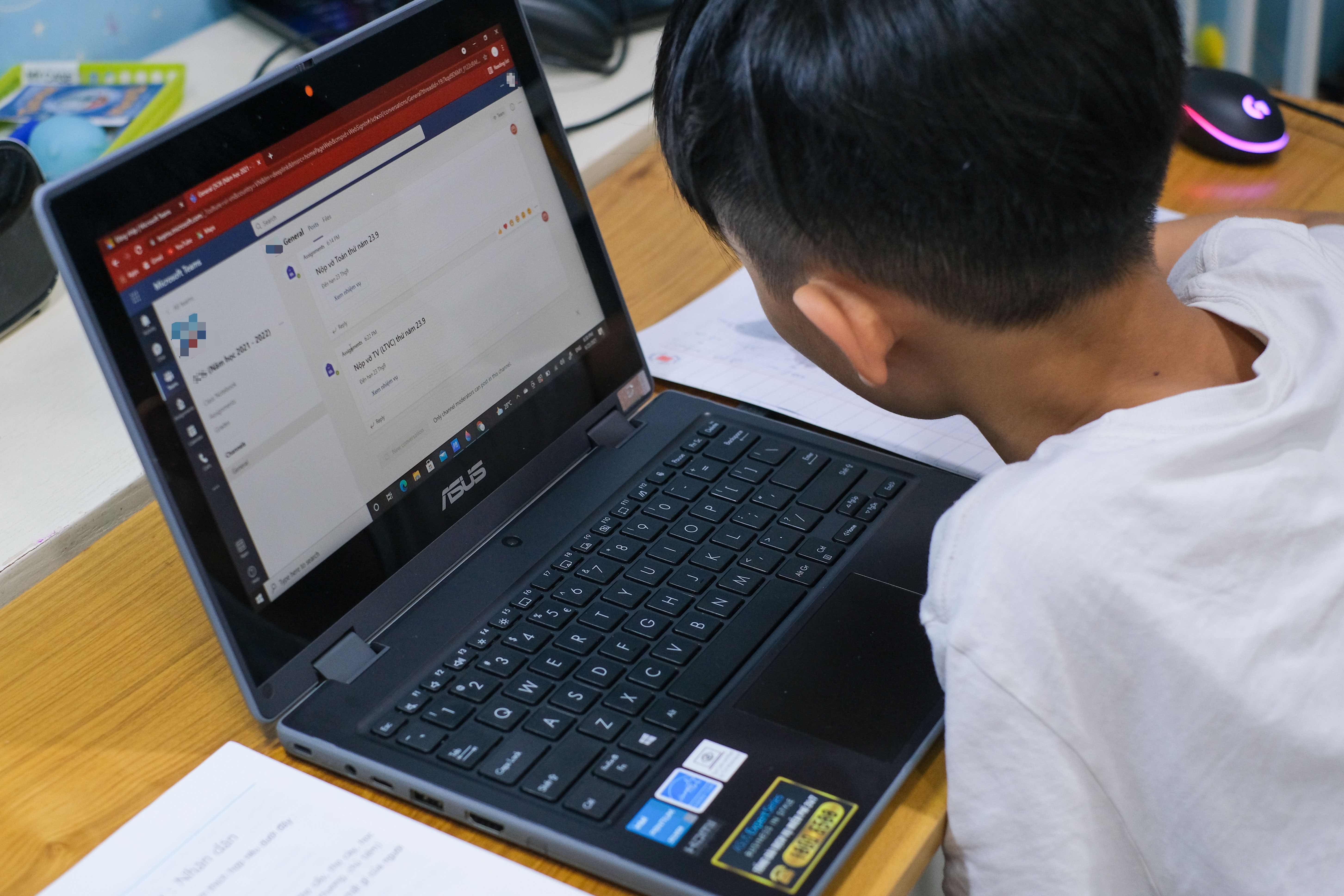 Cac mau laptop gia re dang mua hien nay anh 1