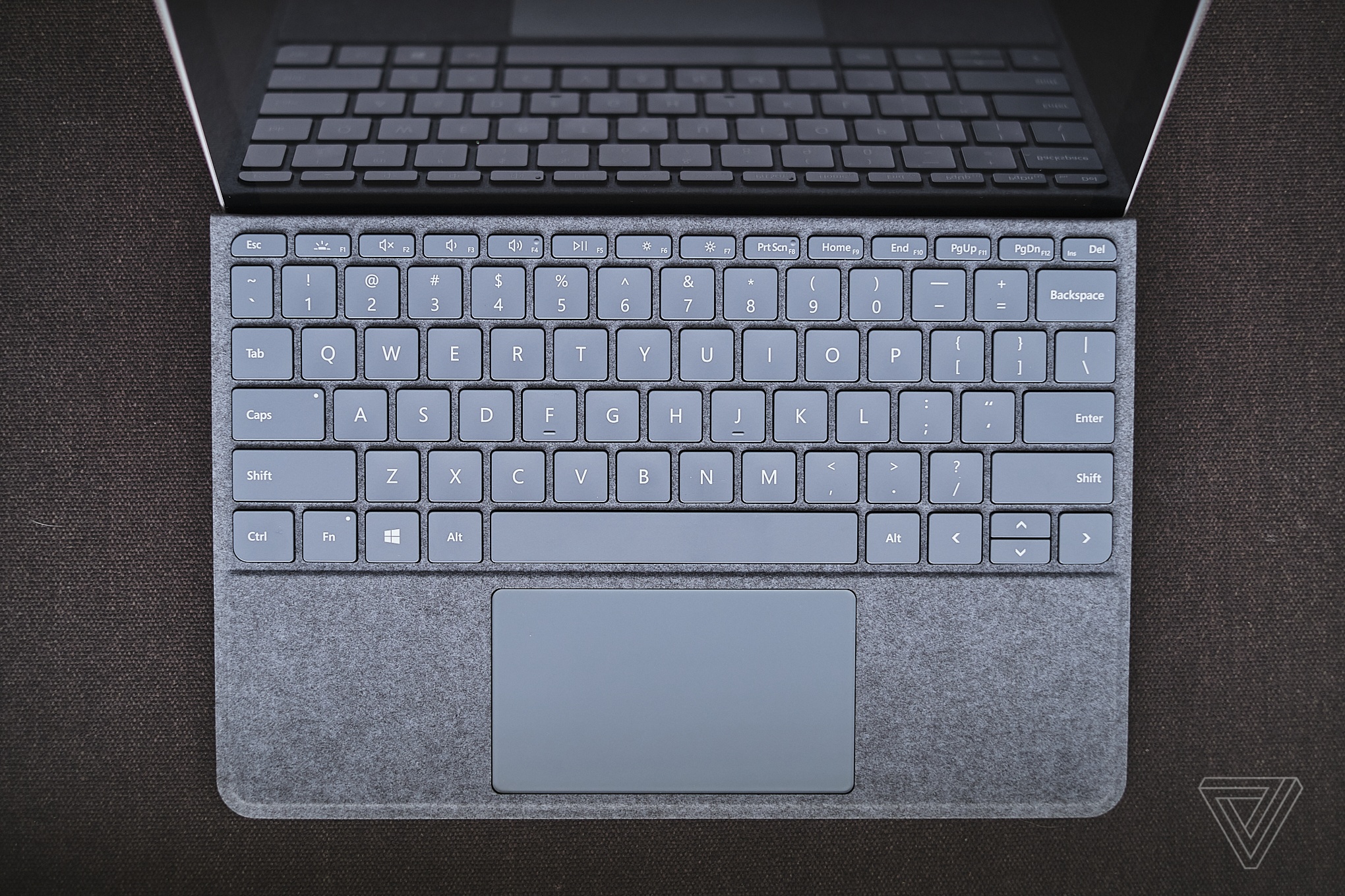 Cac mau laptop gia re dang mua hien nay anh 7