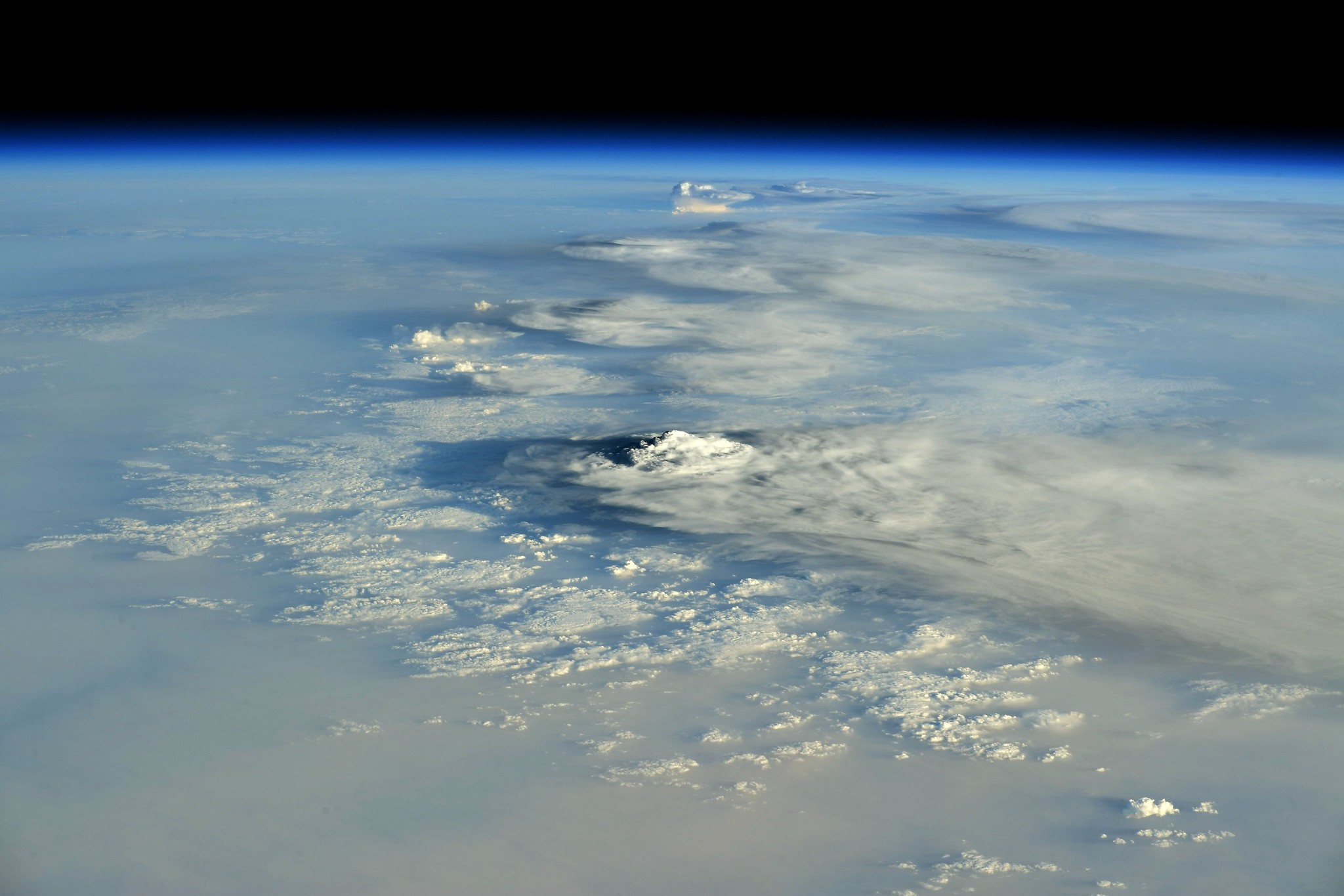 Ngam Trai Dat tu Tram Vu tru Quoc te anh 20