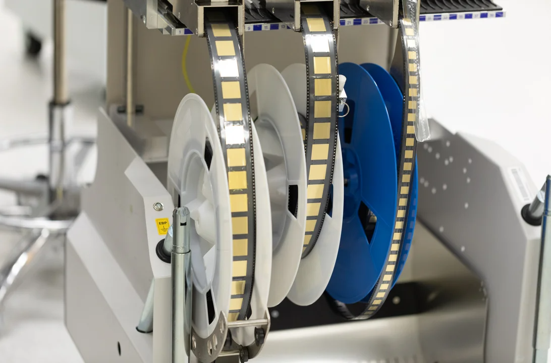 Ben trong nha may chip 7 ty USD cua Intel anh 9