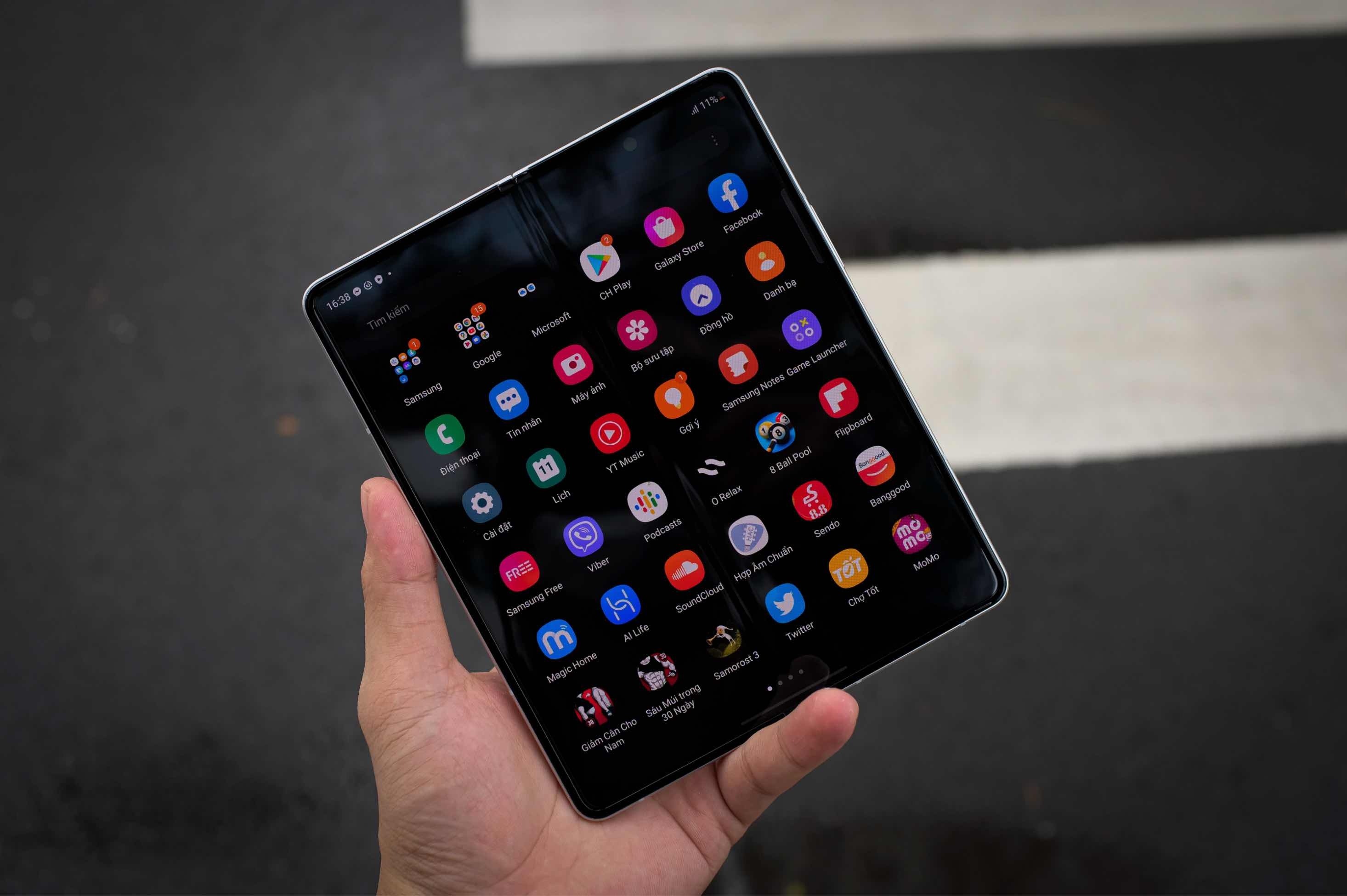 Binh chon smartphone an tuong cua nam anh 6