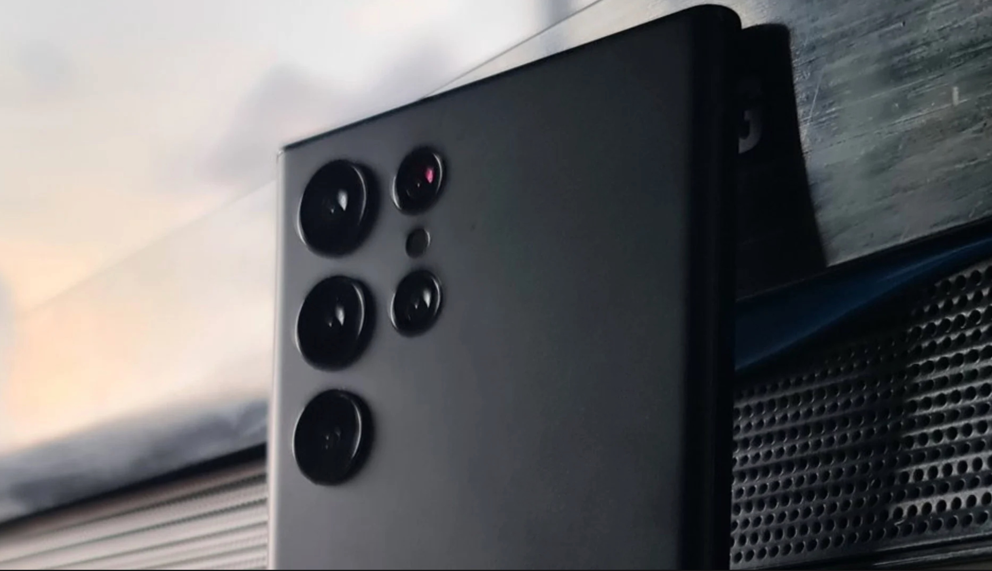 Samsung co the ra mat Galaxy S22 vao 8/2 hinh anh