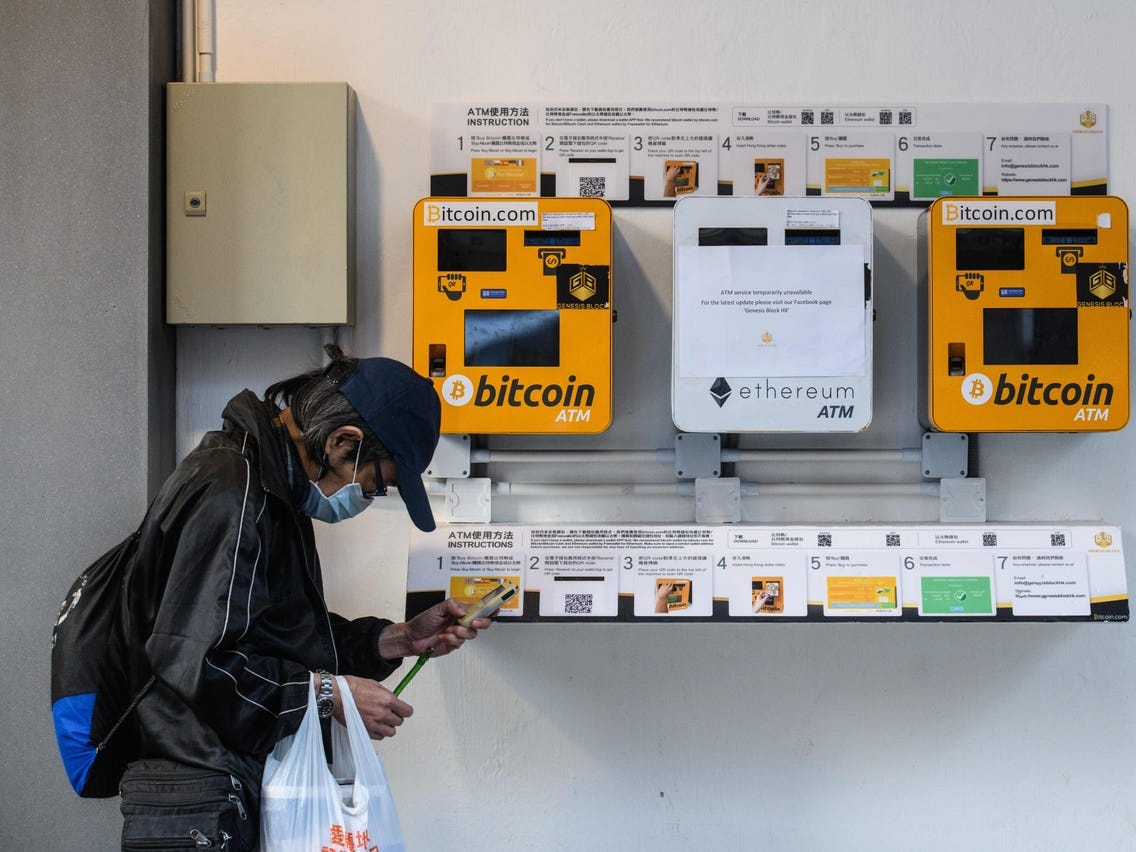 Singapore cam cua ATM Bitcoin hinh anh