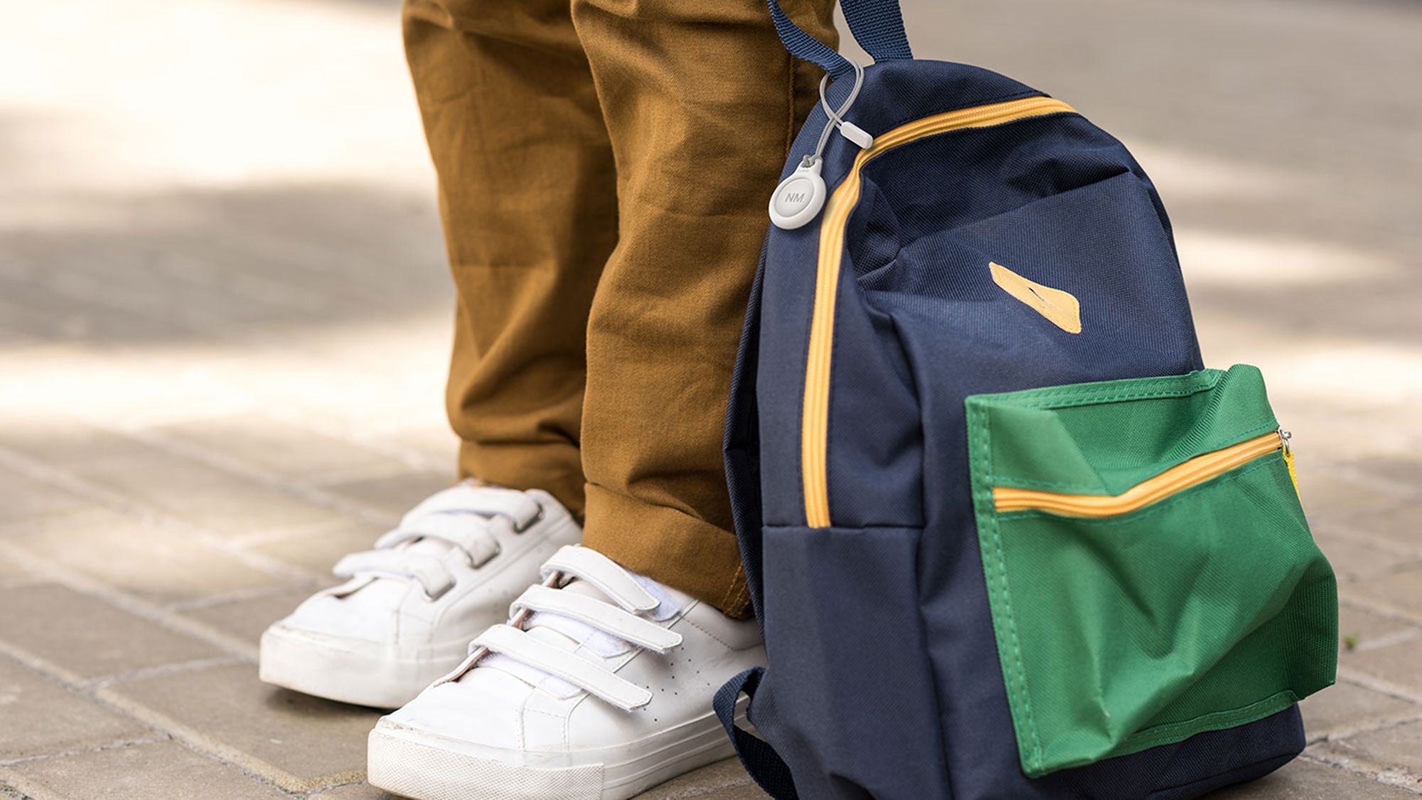 Loi dung AirTag de theo doi nguoi khac anh 3