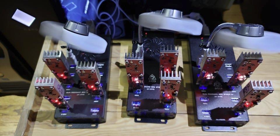 Tho dao Bitcoin may man thu ve 215.000 USD anh 1