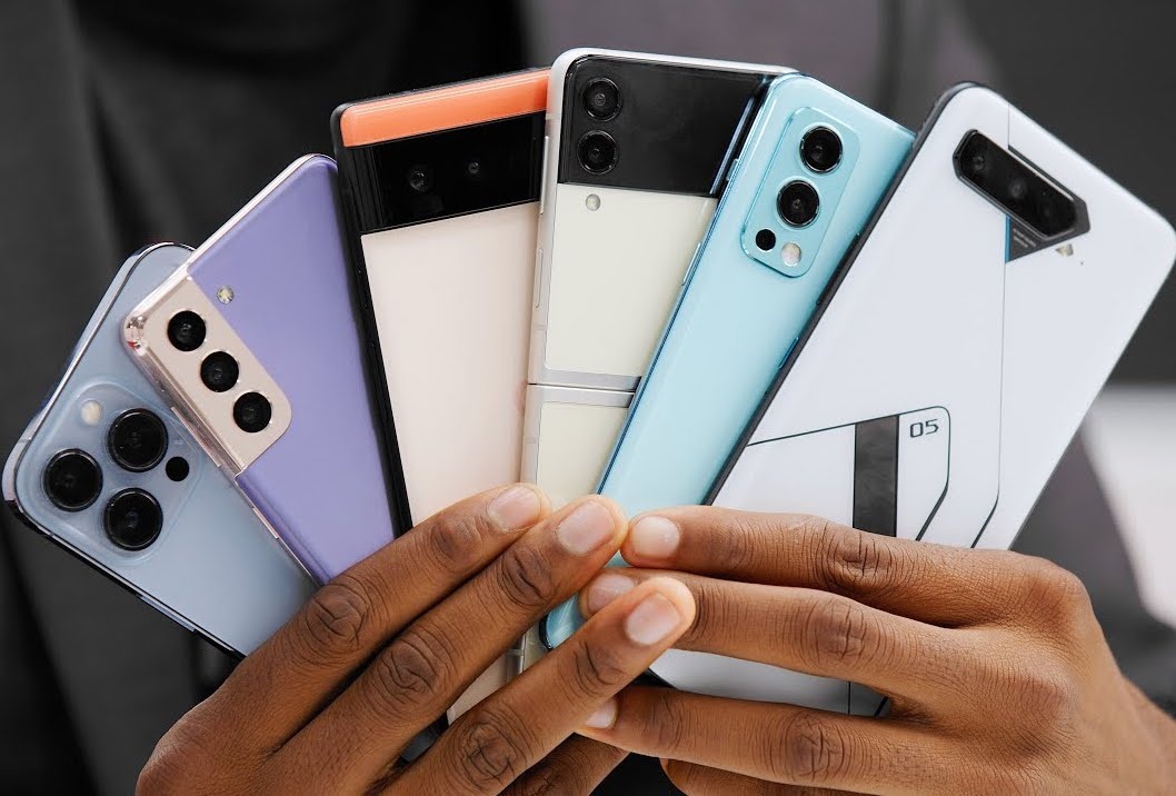 Doanh so smartphone tang tro lai sau 4 nam lao doc hinh anh