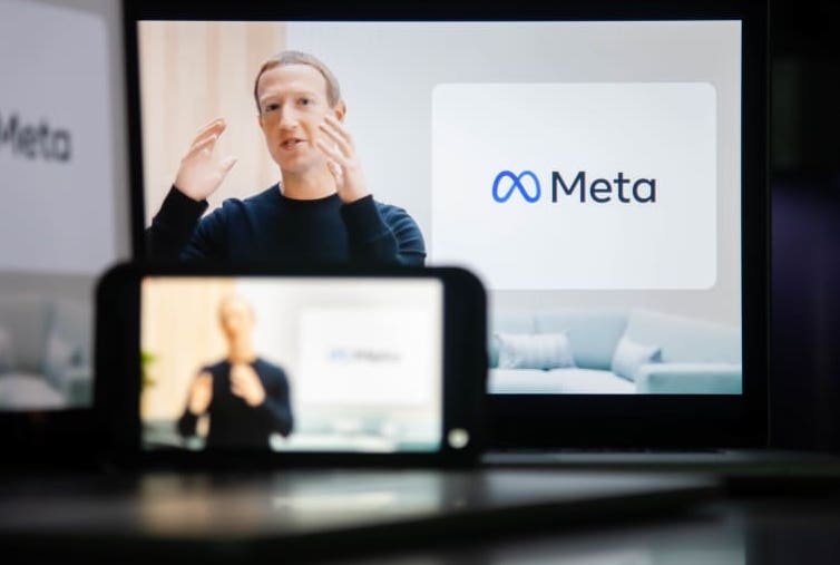 Facebook va Amazon lap ky luc theo cach khac nhau hinh anh