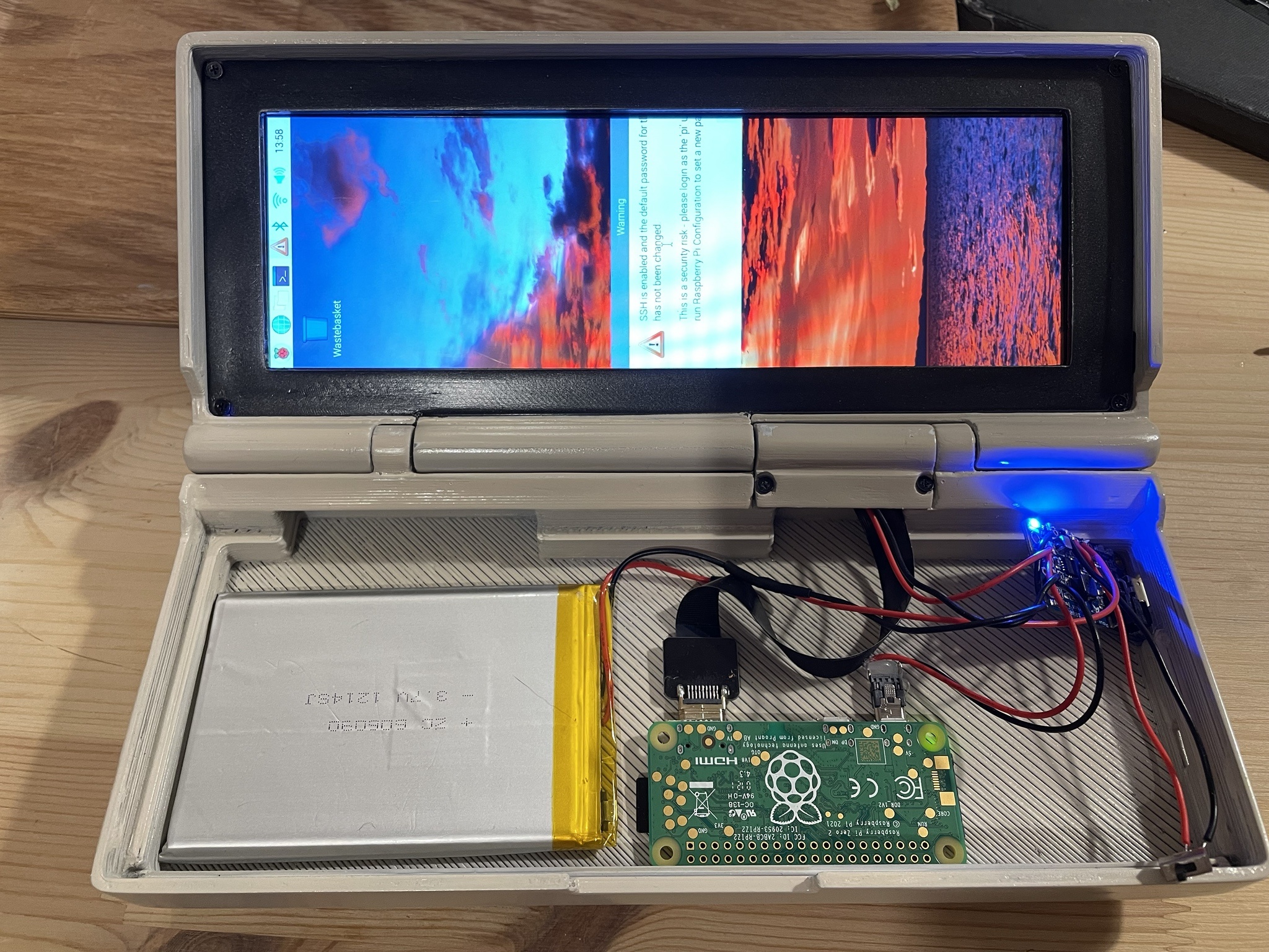 Lap trinh vien tu che laptop sieu nho anh 3