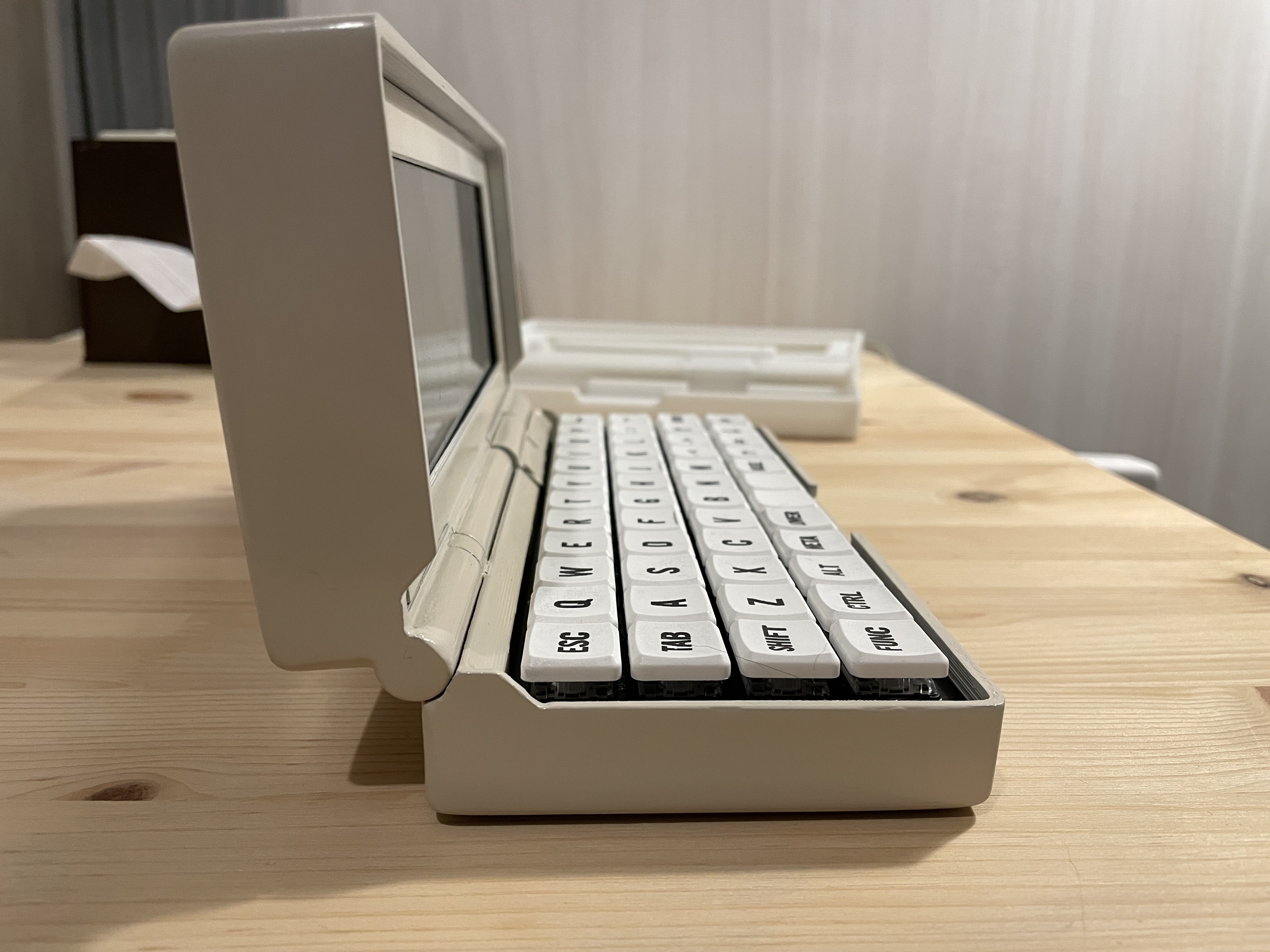 Lap trinh vien tu che laptop sieu nho anh 5