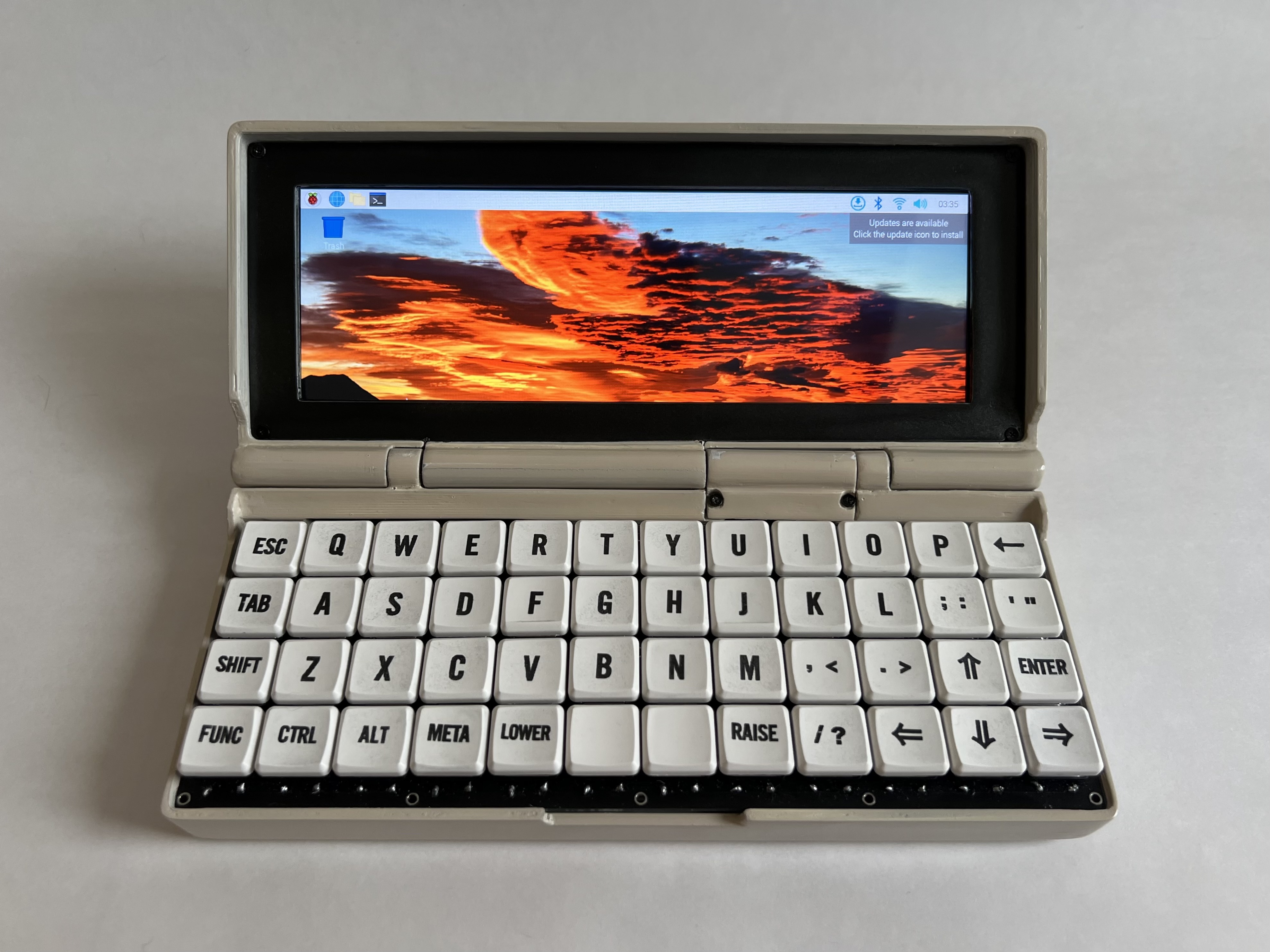 Lap trinh vien tu che laptop sieu nho anh 8