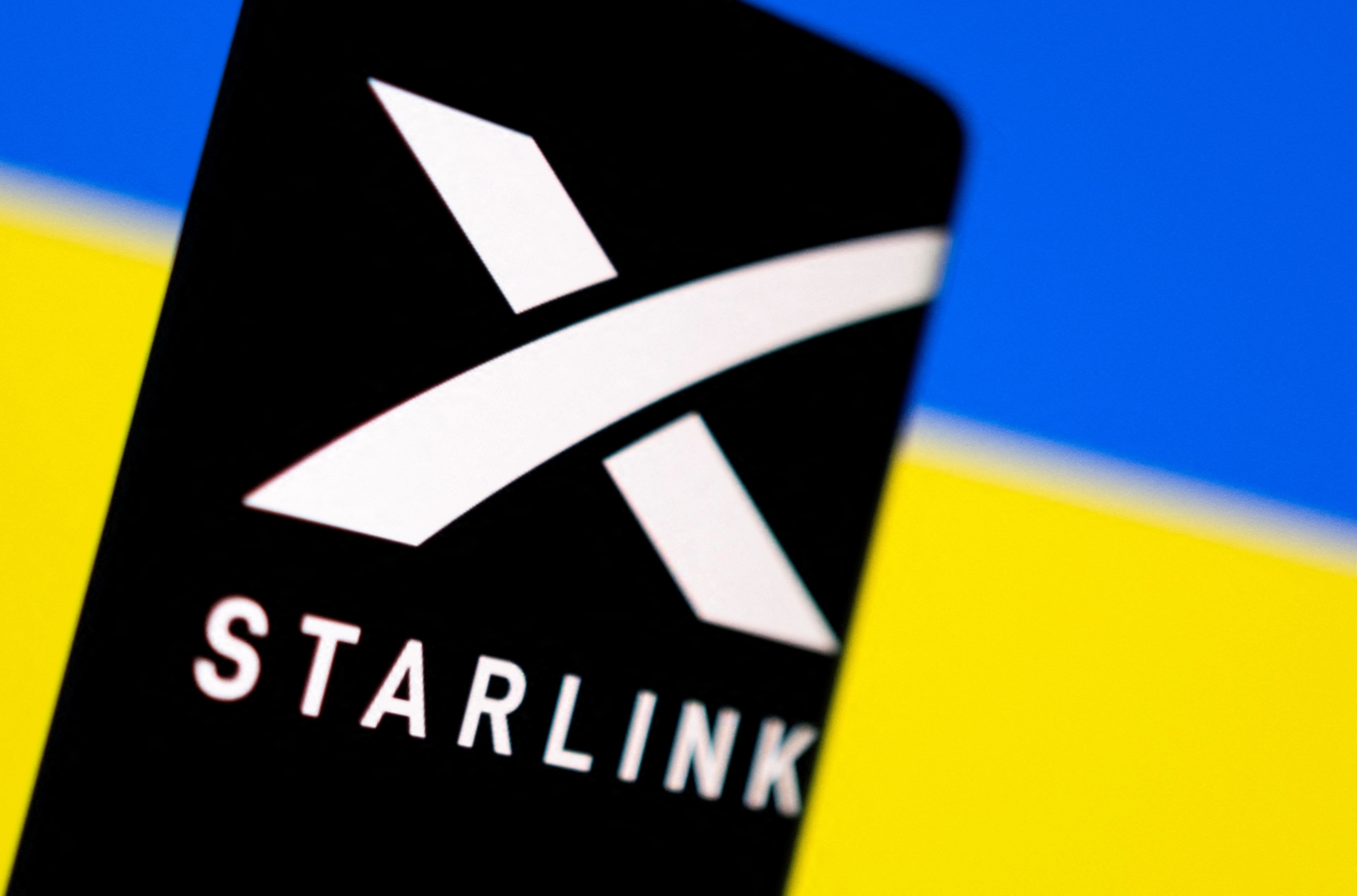 Internet ve tinh Elon Musk gui den Ukraine co the phan tac dung hinh anh