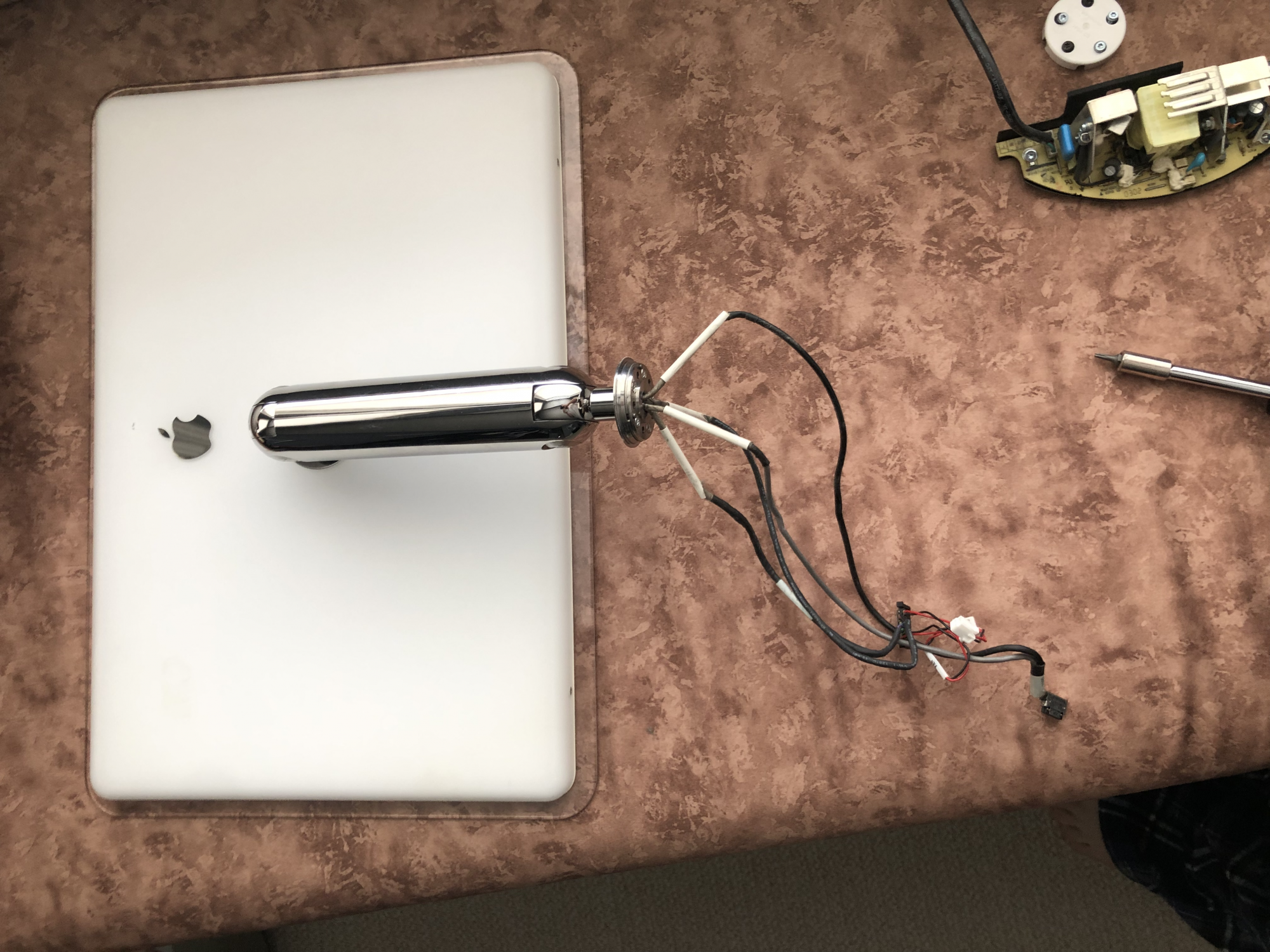 'Hoi sinh' iMac 20 nam tuoi voi chip M1 anh 3