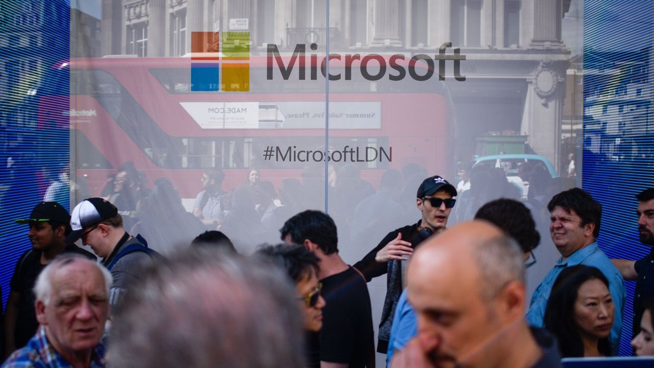 Microsoft bi to hoi lo hang tram trieu USD anh 2