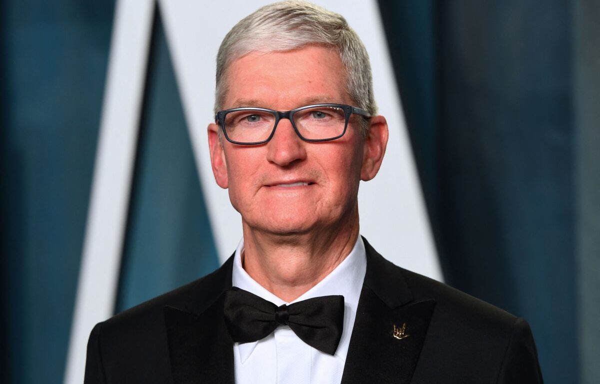 Nguoi phu nu bi buoc toi quay roi tinh duc Tim Cook hinh anh