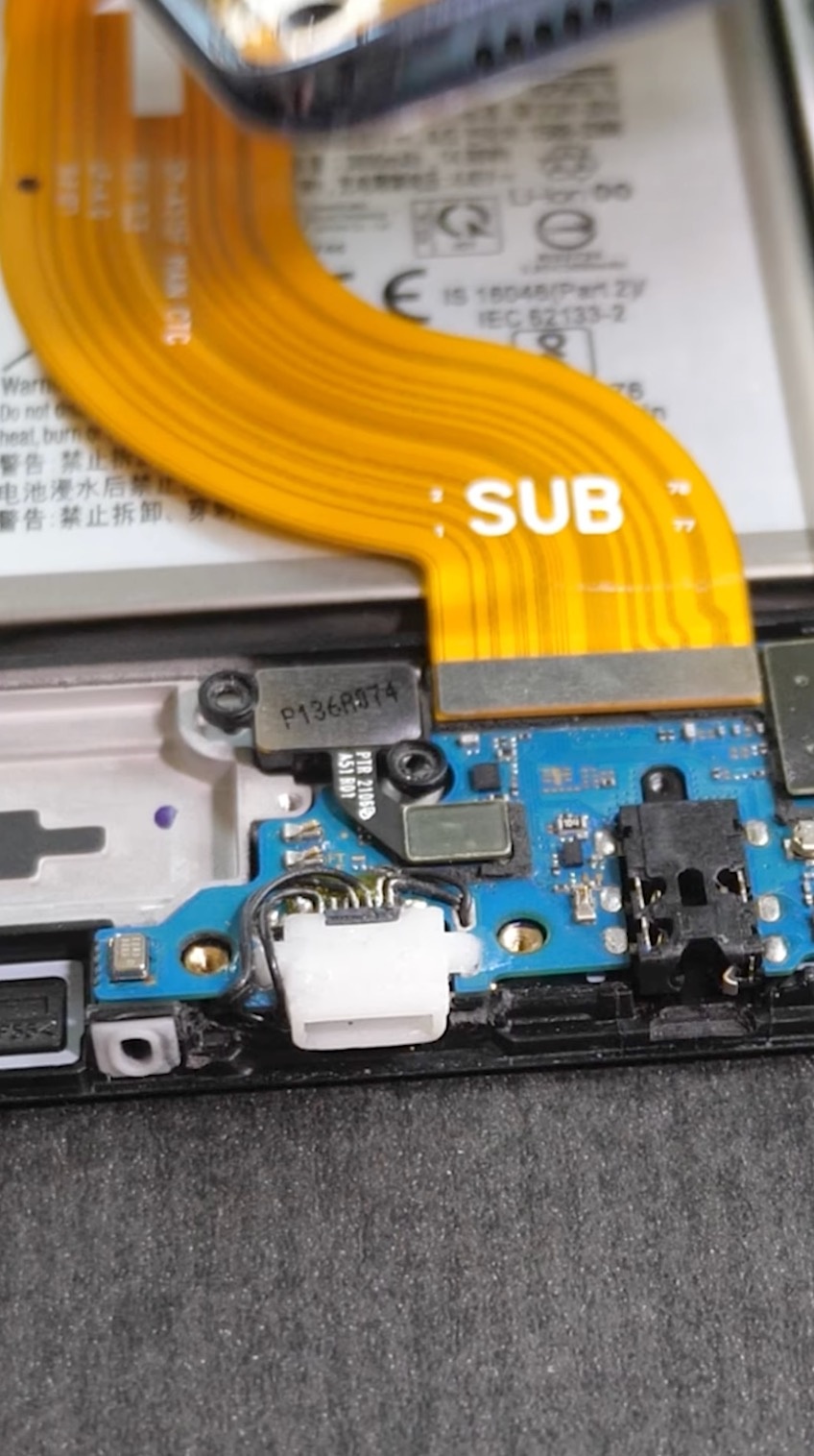 Gan cong Lightning cho smartphone Android anh 3