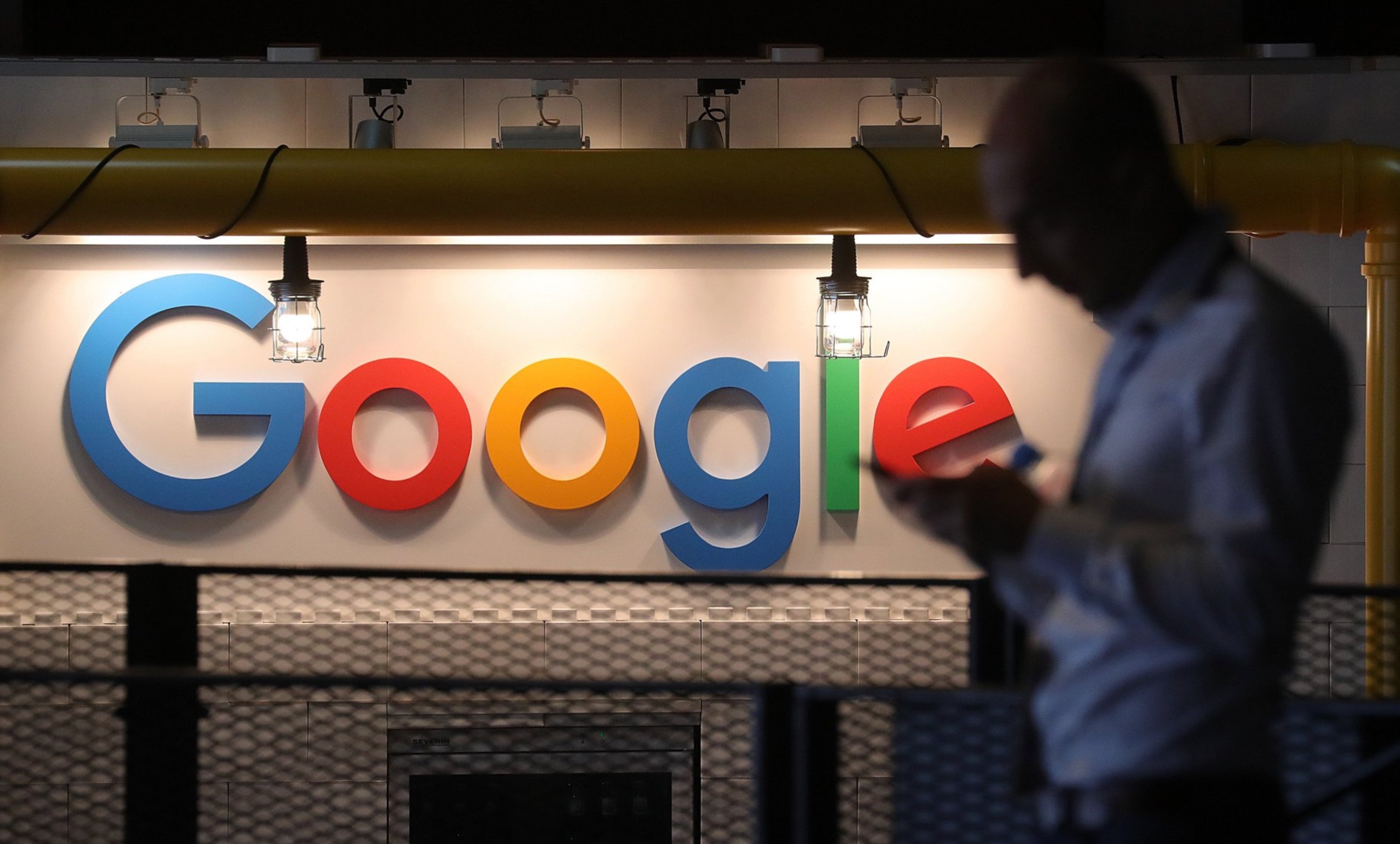 Doanh thu YouTube gay that vong hinh anh