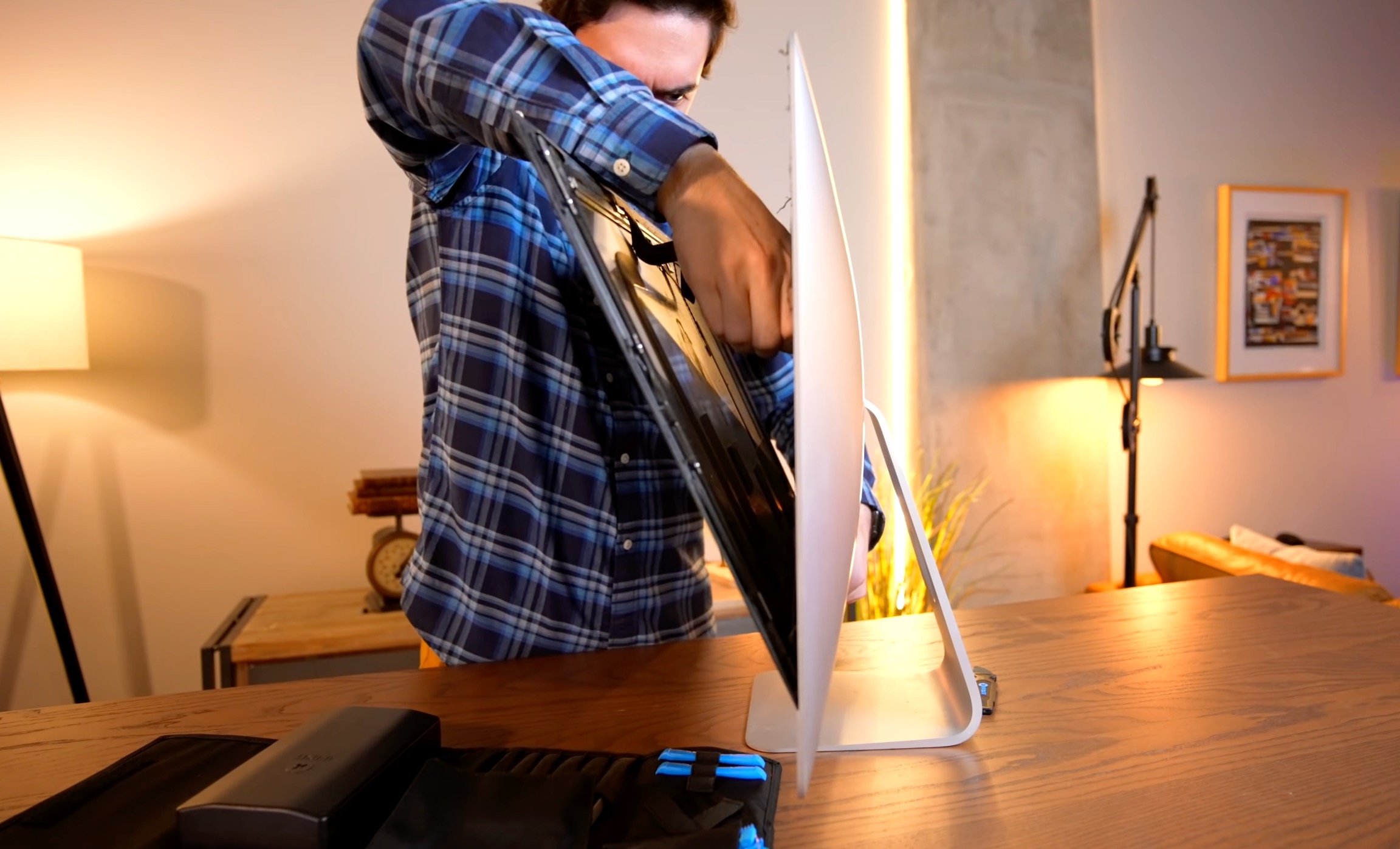 YouTuber nghi cach so huu 'Studio Display' voi gia 870 USD anh 3