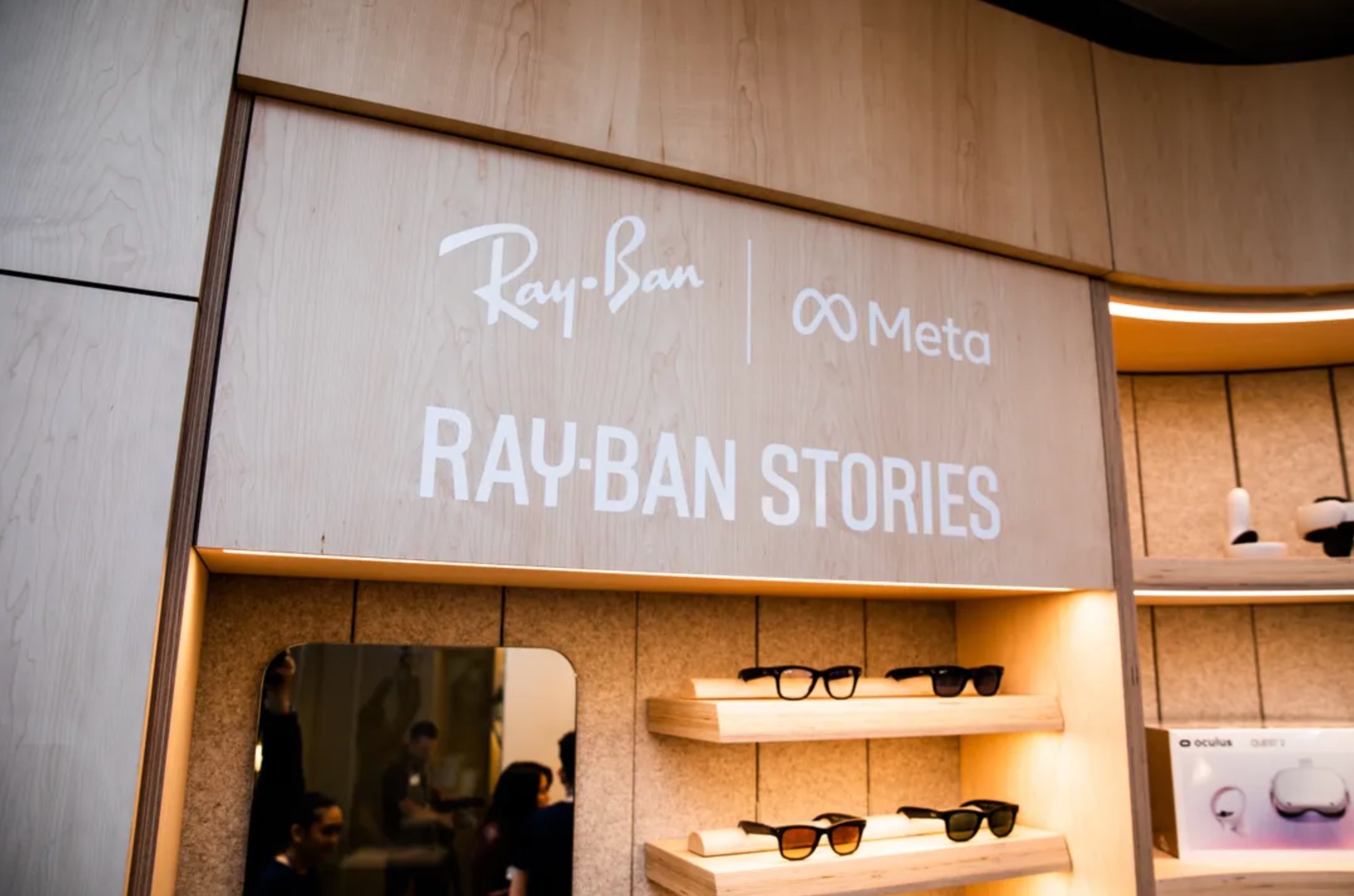 Ben trong cua hang metaverse dau tien cua Meta anh 5