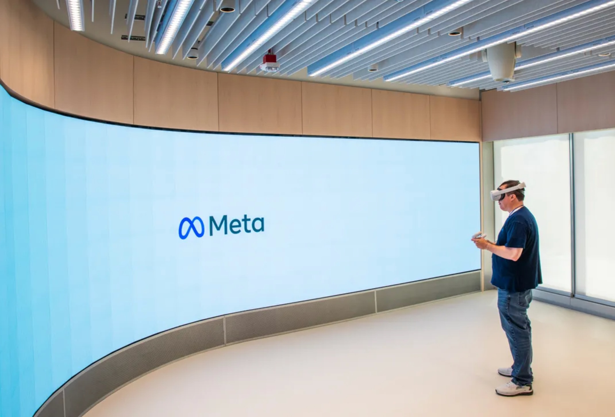 Ben trong cua hang metaverse dau tien cua Meta hinh anh