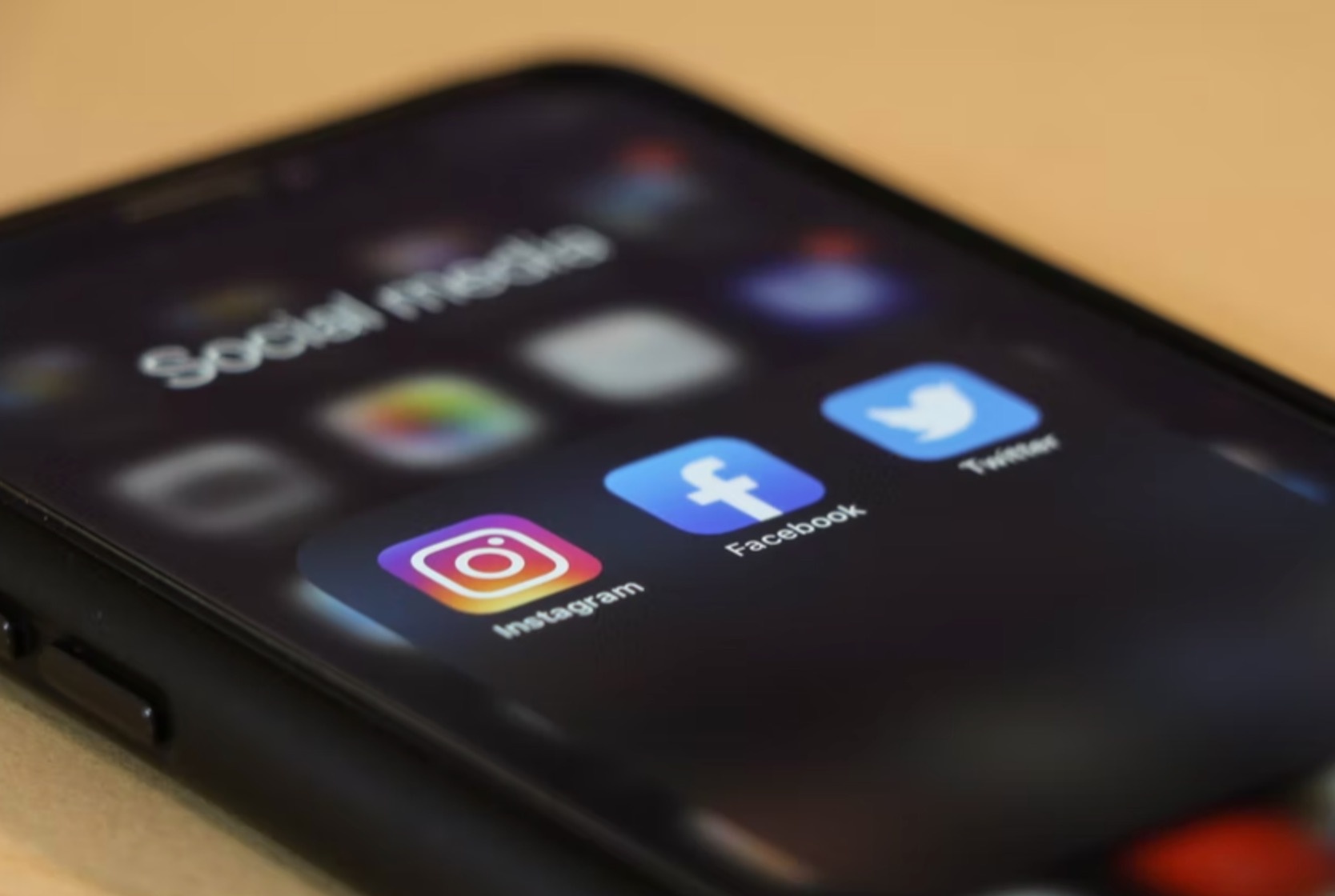 Toa an My ra quy dinh ky la ve Internet anh 1