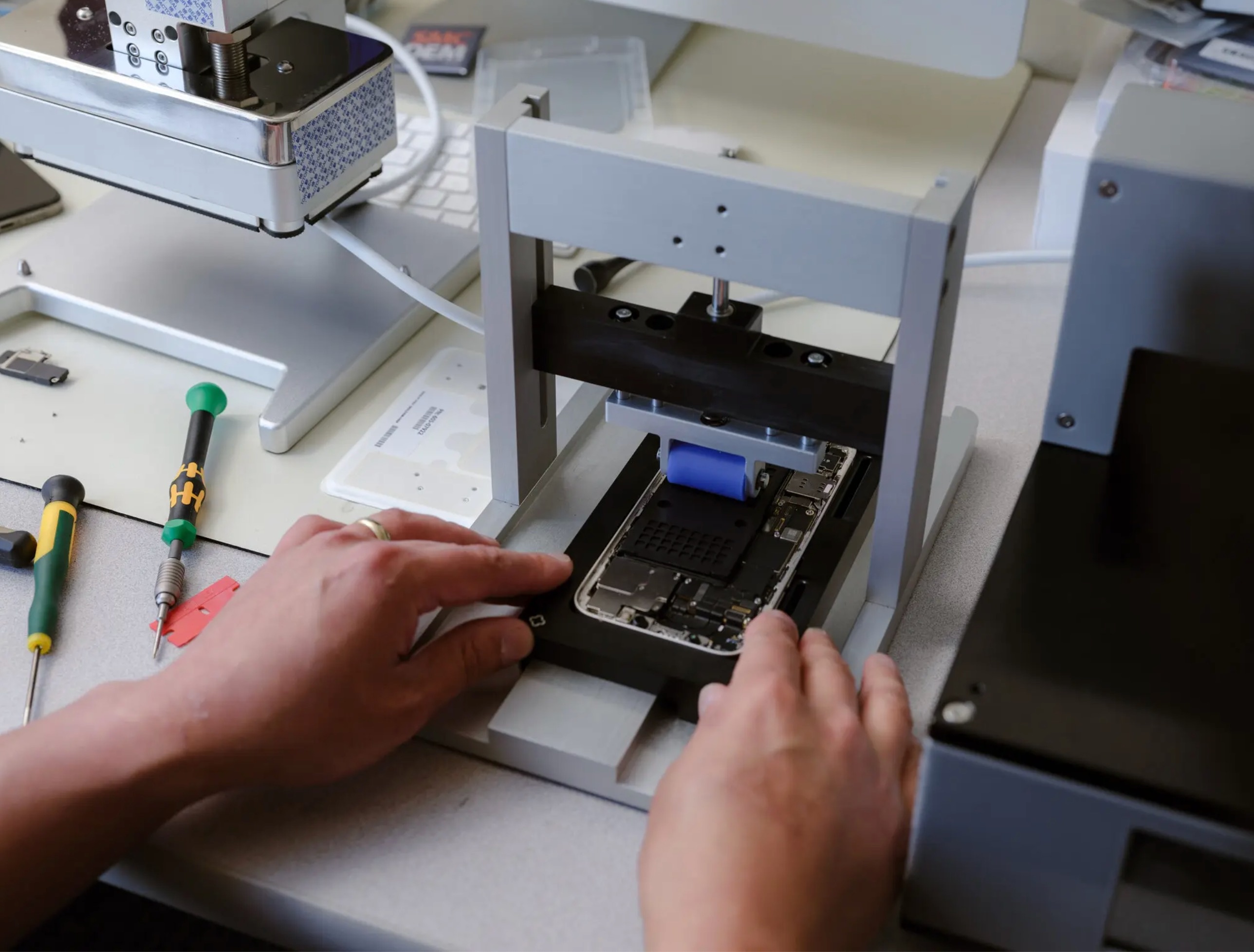 'Ac mong' khi tu thay pin cho iPhone anh 5