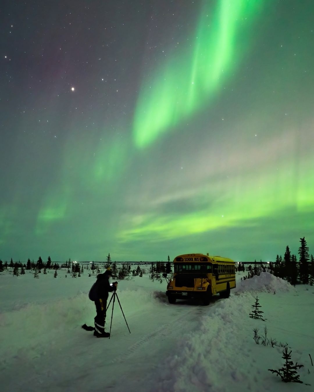 Chang sinh vien chup anh tot nghiep cung nguyet thuc anh 3