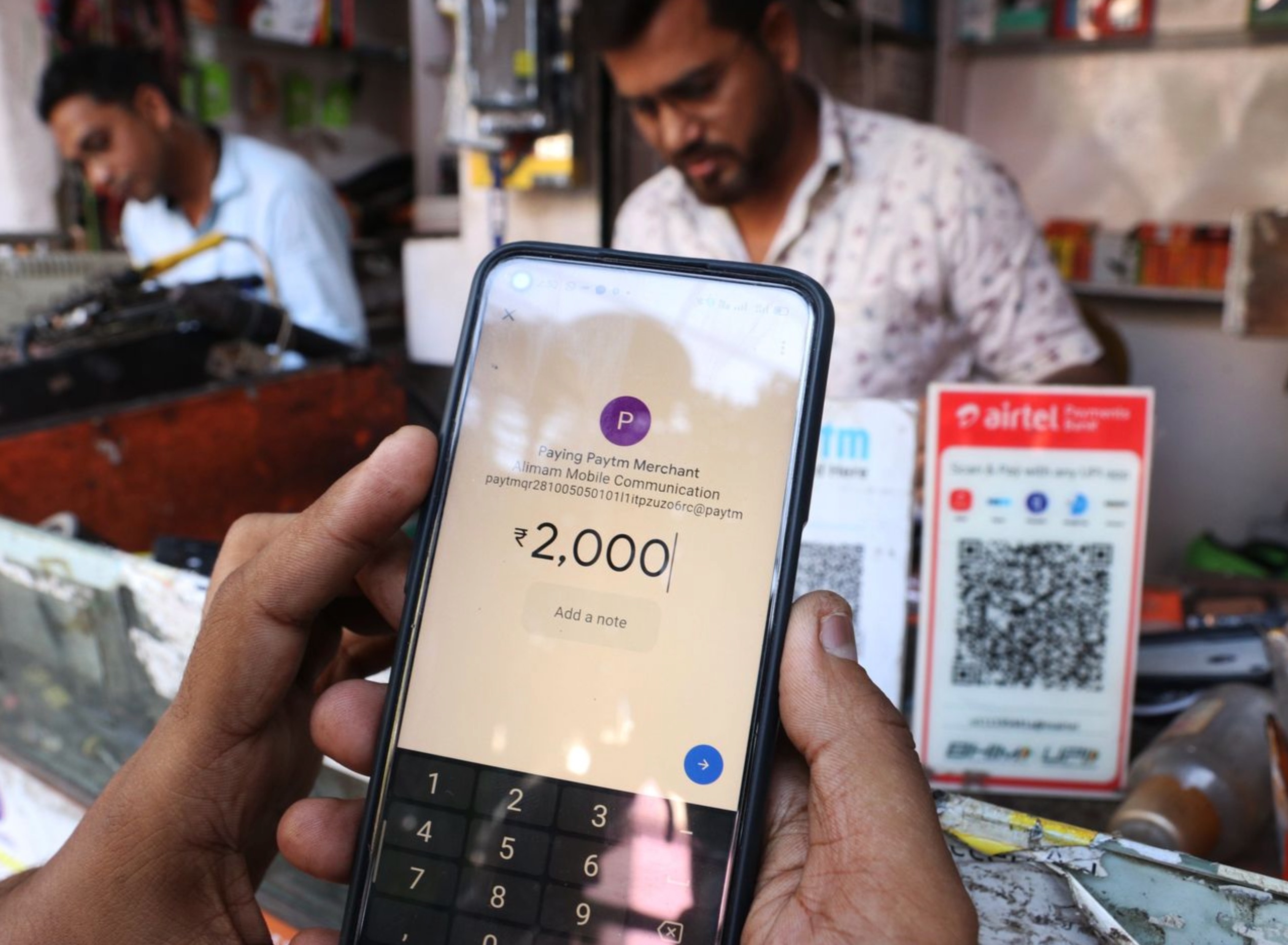 An xin tai An Do kiem tien nhieu gap doi nho ma QR anh 1