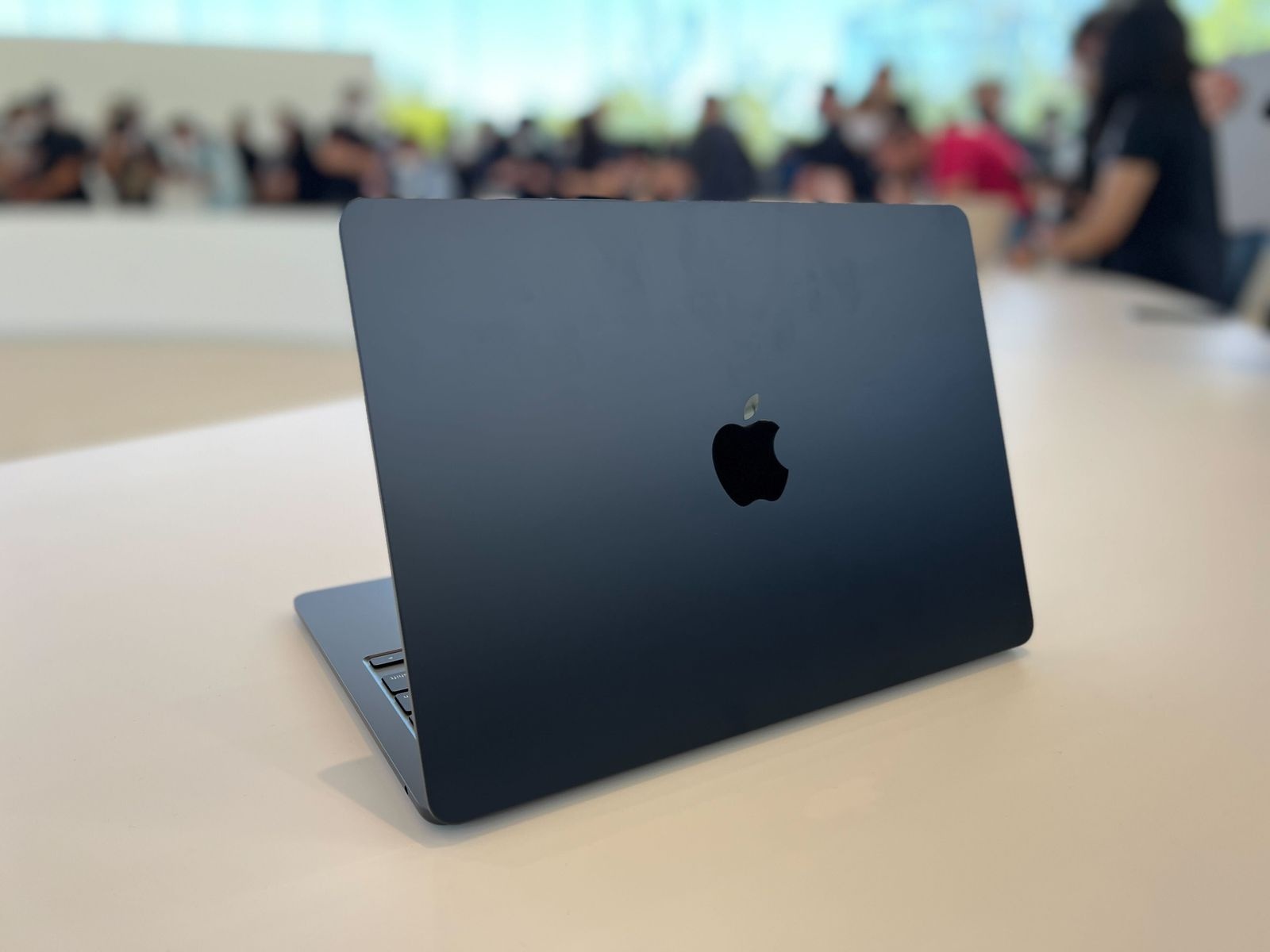 Apple co the ra mat iPad, MacBook Air lon nhat lich su hang hinh anh