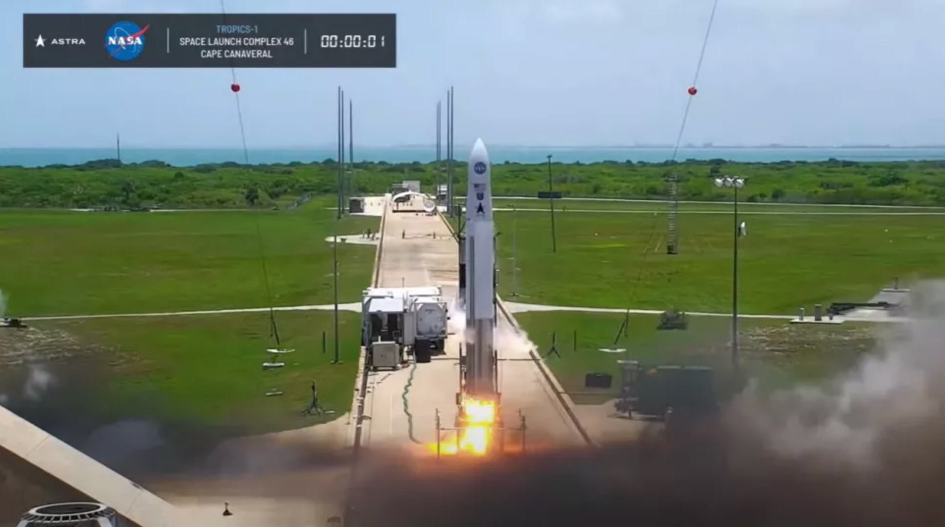 NASA mat 2 ve tinh do ten lua phong that bai anh 1