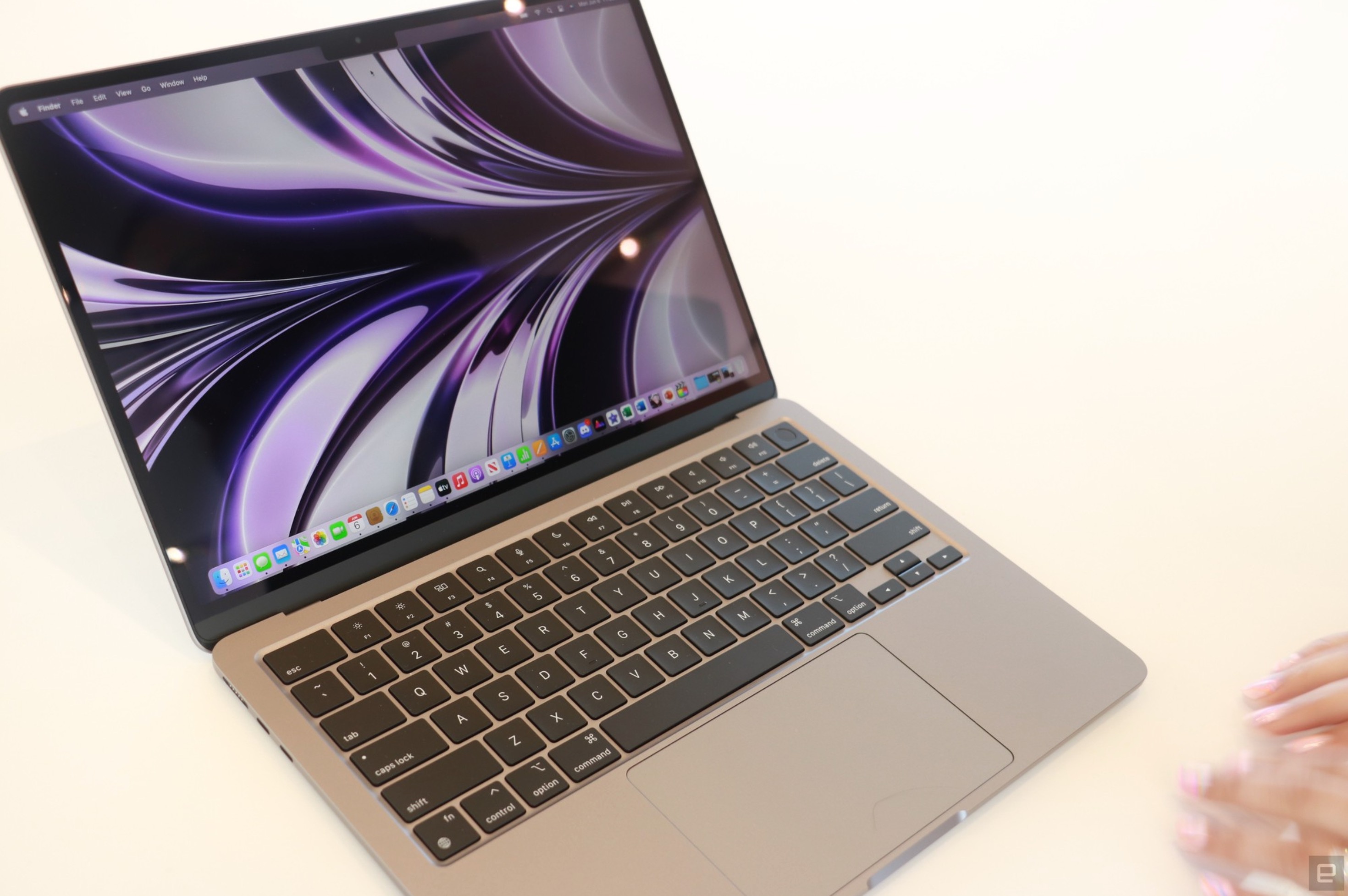 Danh gia Apple MacBook Pro 13 inch M2 anh 13