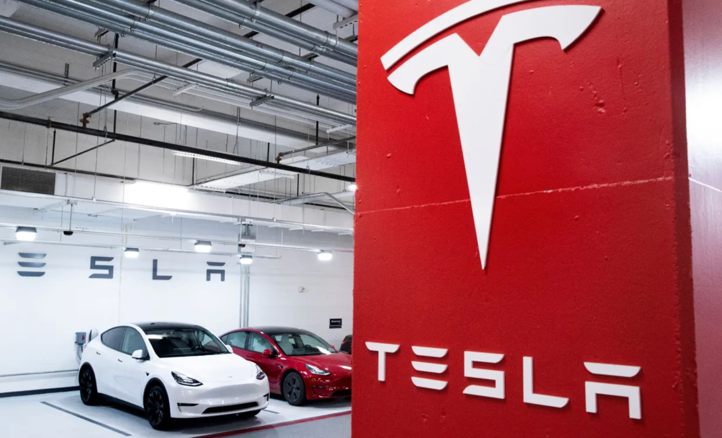 Van phong Tesla hon loan sau tuyen bo cua Elon Musk hinh anh