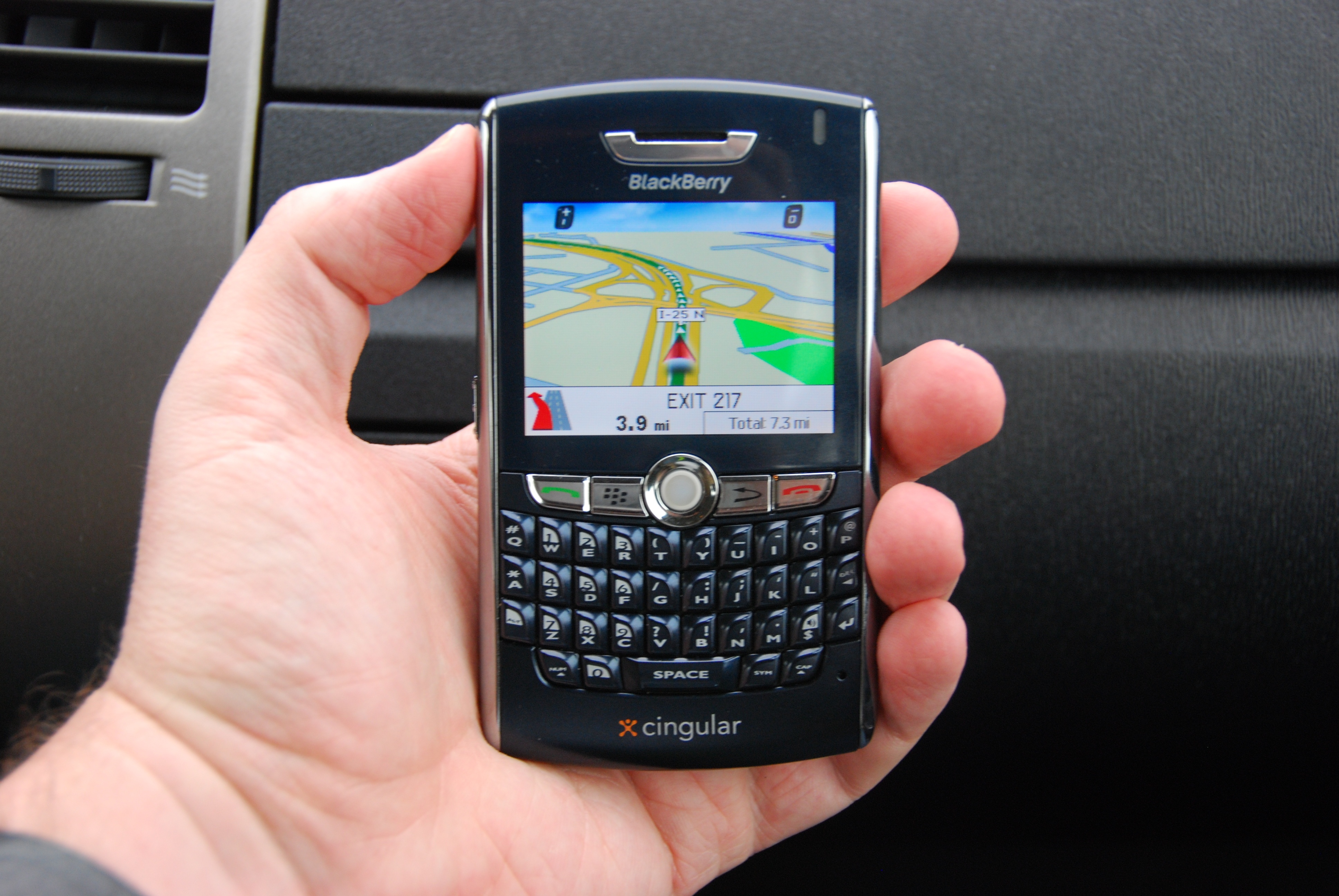 Nhung doi thu cua iPhone doi dau anh 4