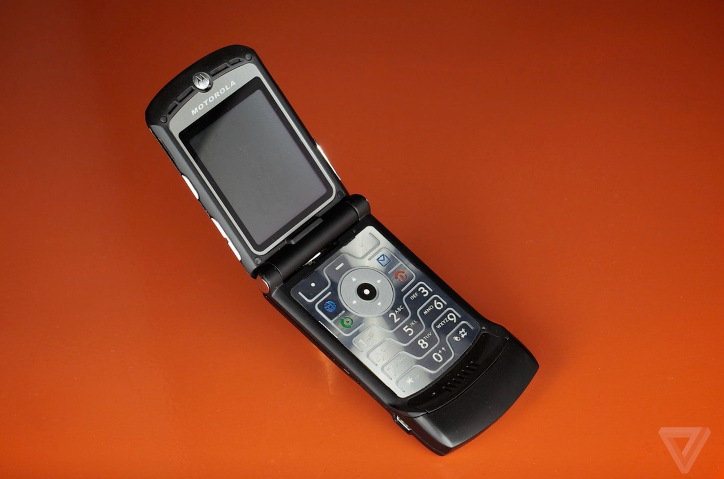 Nhung doi thu cua iPhone doi dau anh 8