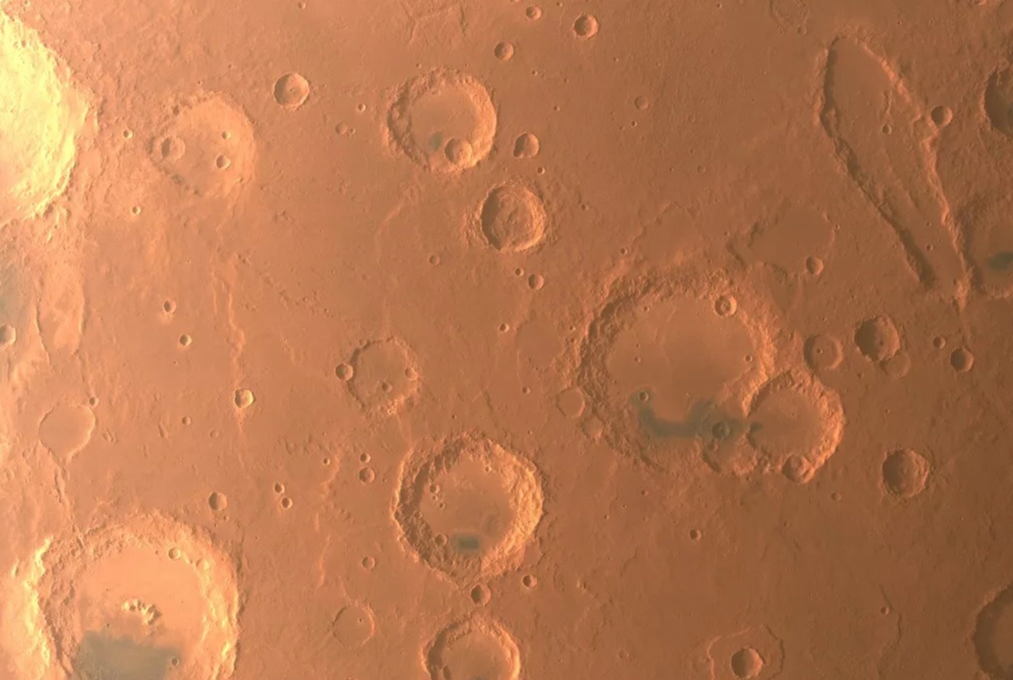 Tau vu tru Trung Quoc chup anh toan bo be mat Hoa tinh hinh anh