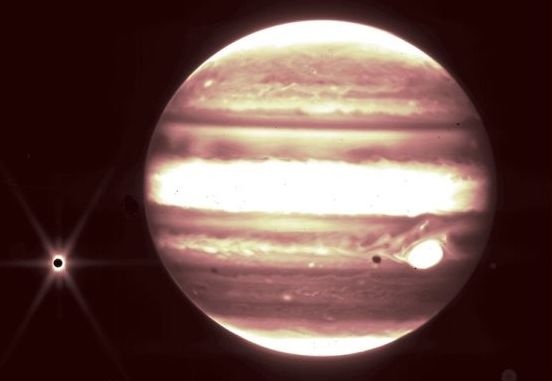 Buc anh moi nhat chup tu kinh vien vong 10 ty USD hinh anh