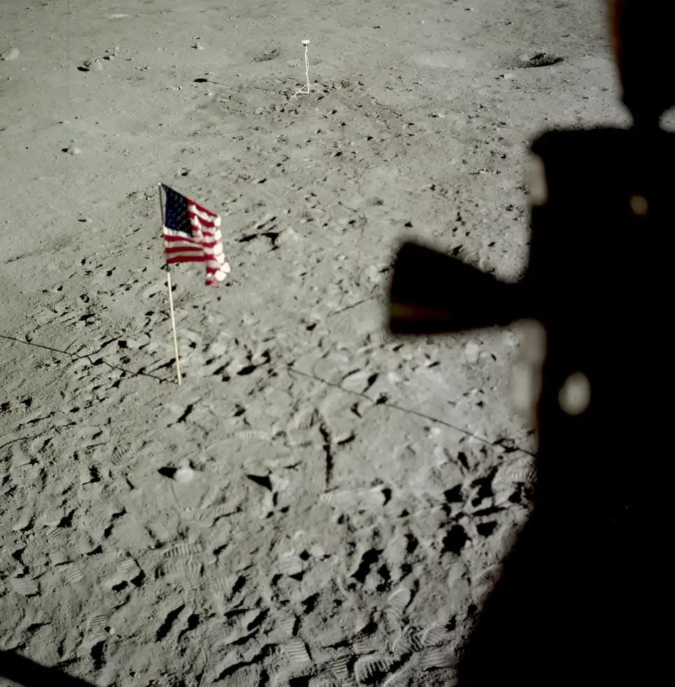 Hinh anh it nguoi biet ve su menh Apollo 11 anh 14