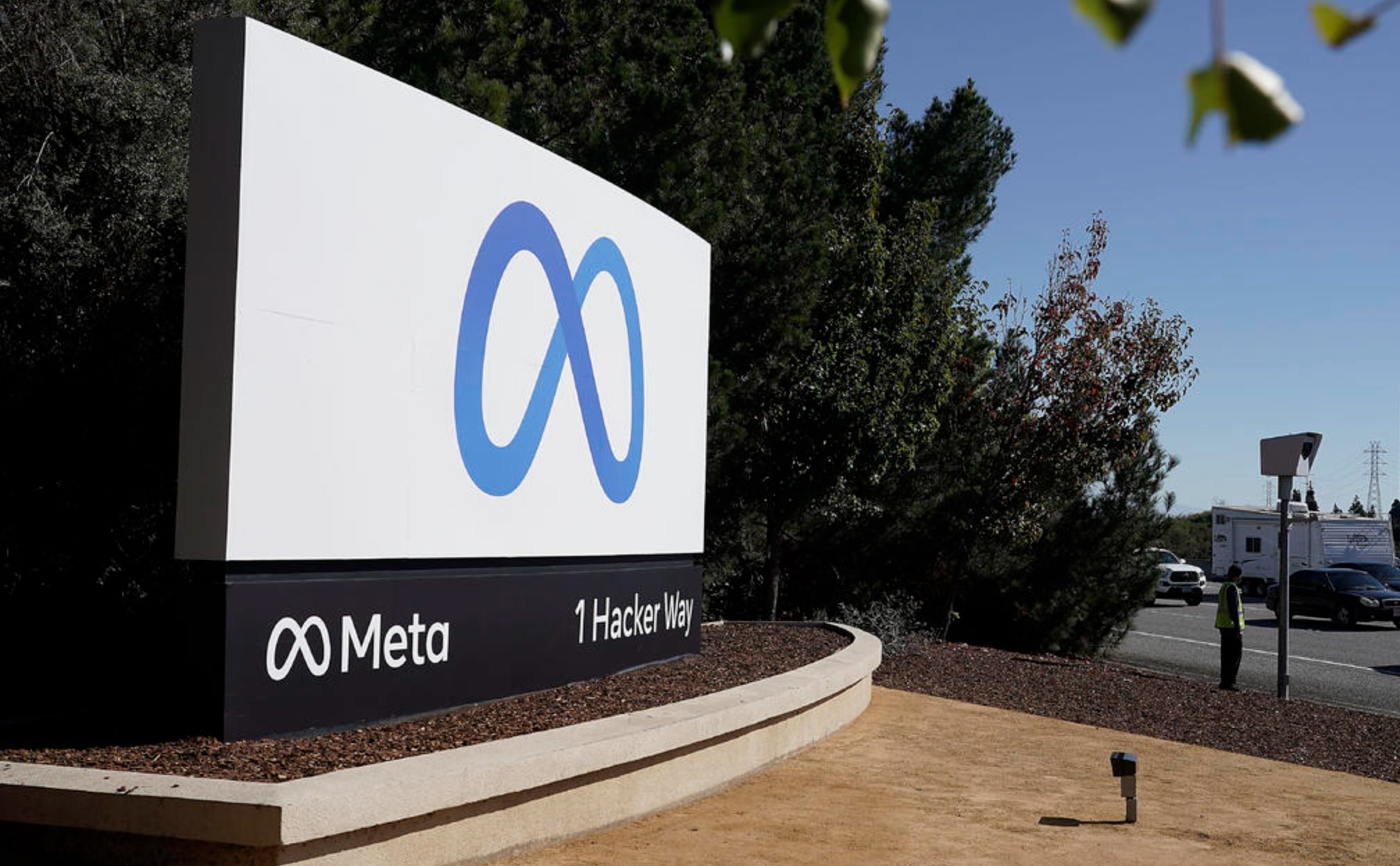 Ke hoach 'giai cuu' Facebook cua Mark Zuckerberg anh 2