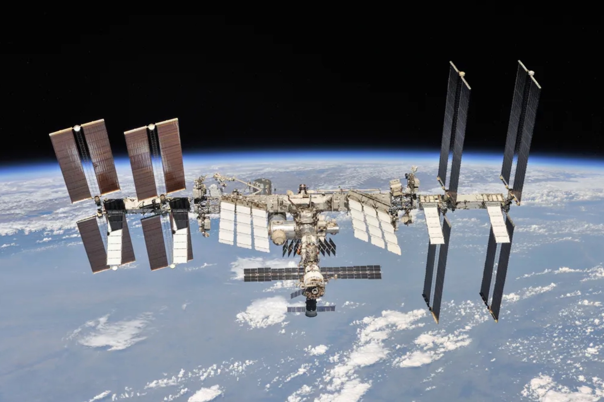 Nga tuyen bo khong voi rut khoi Tram Vu tru Quoc te hinh anh