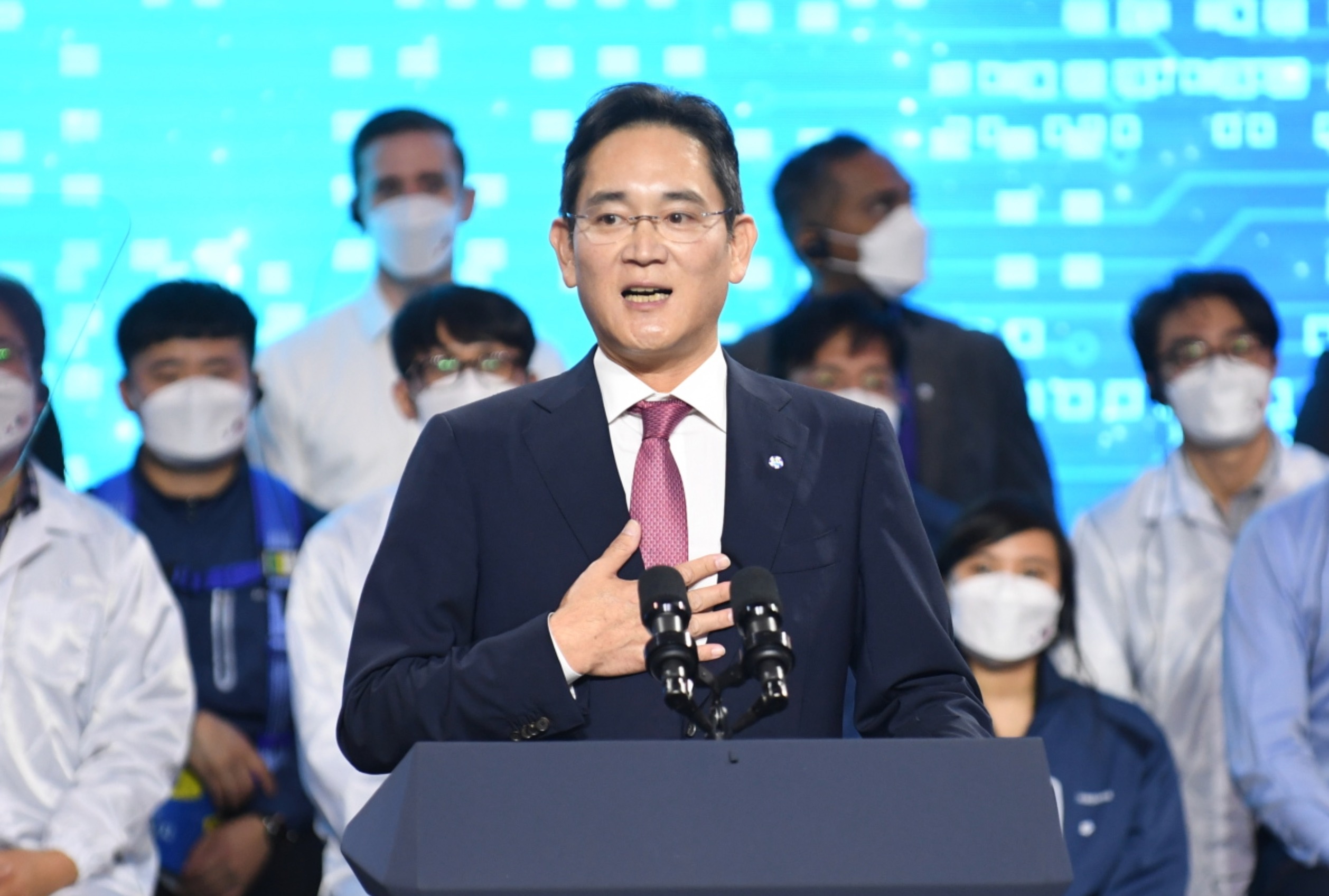 Pho chu tich Samsung co the duoc an xa hinh anh