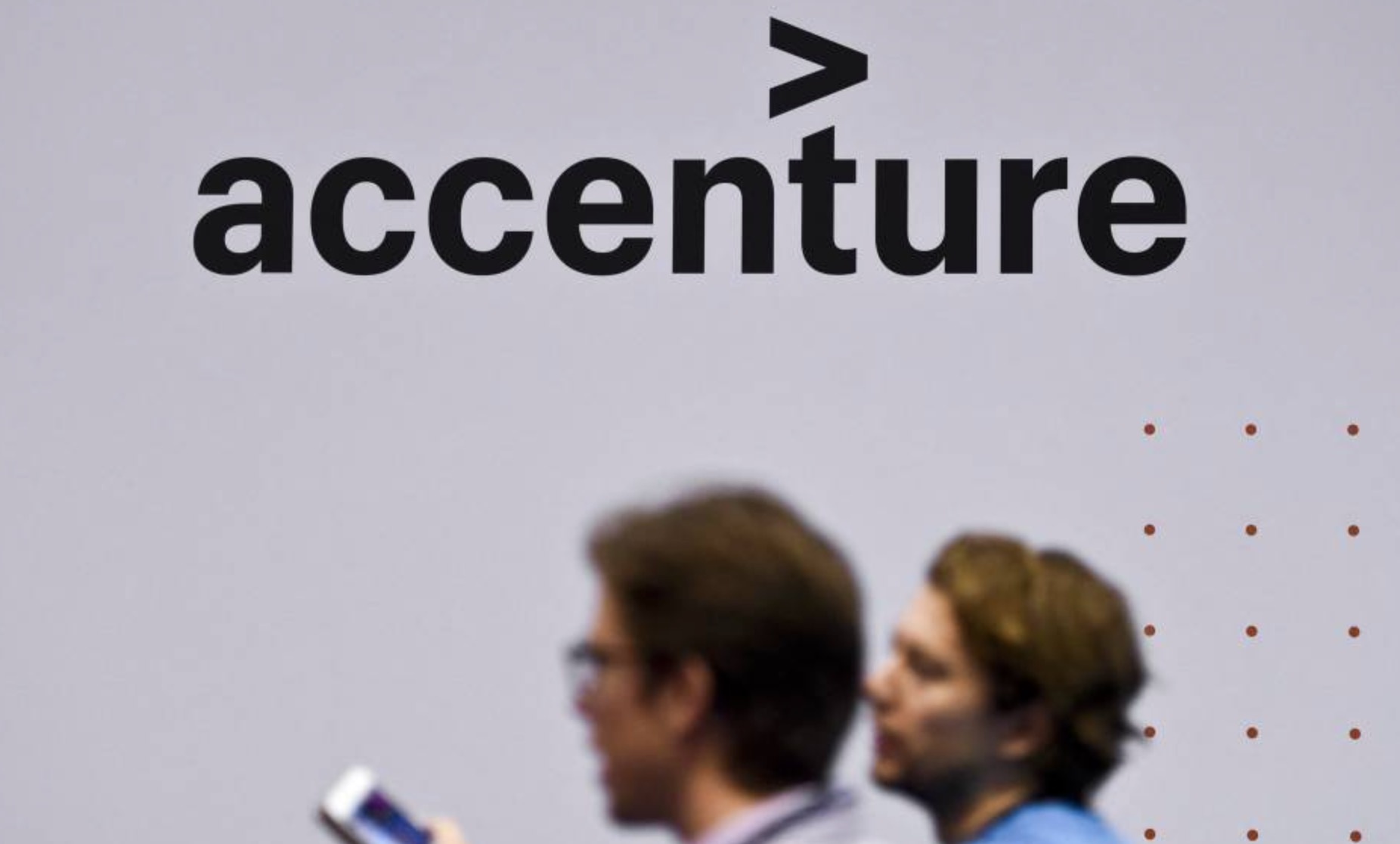 Facebook thanh loc nhan vien anh 1